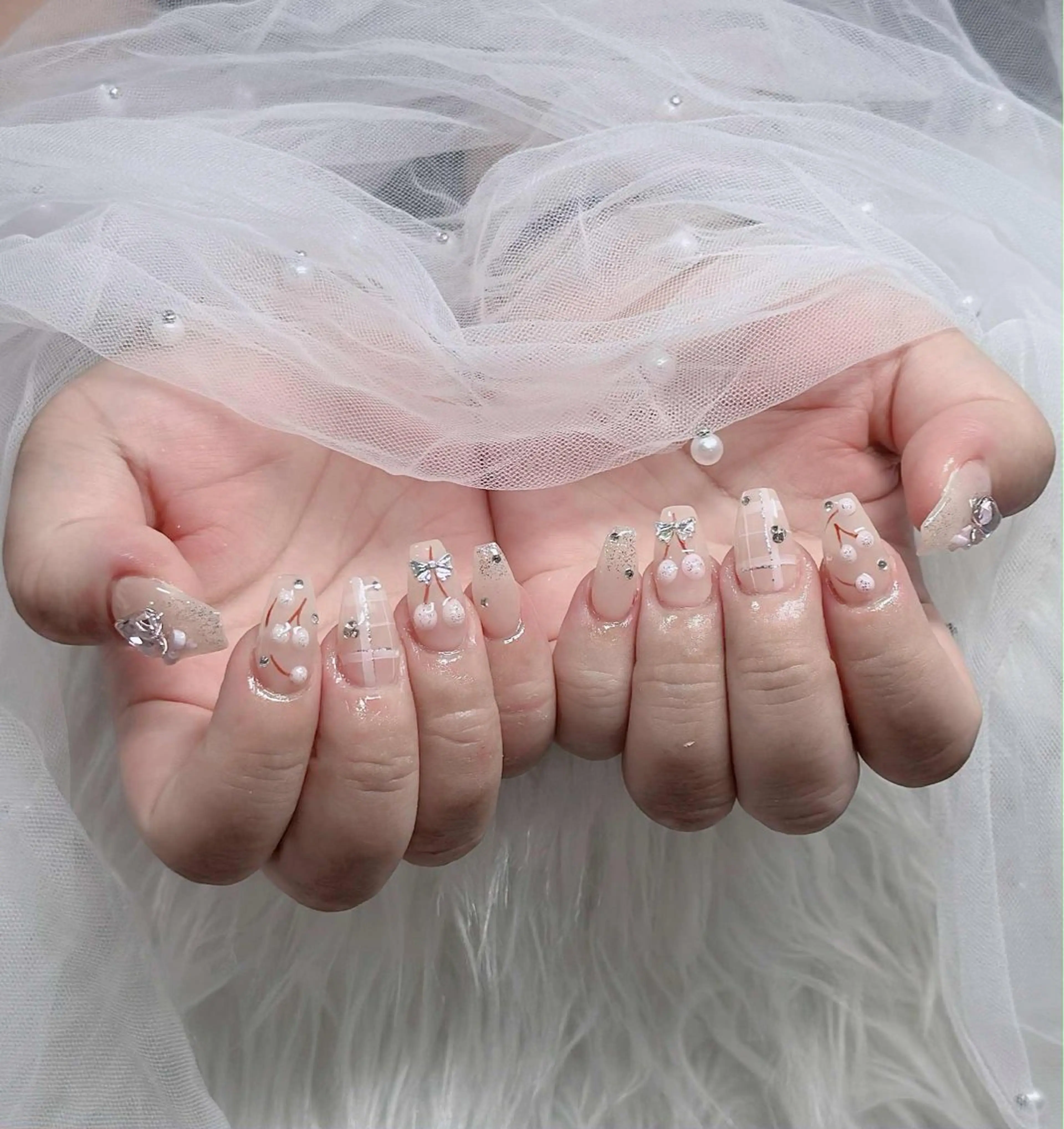 ネイル オーロラネイル フレンチネイル ジェルネイル ハロウィン キラキラネイル ハンドネイル H.baby Nail Salon所属・H.baby Nail Salonのネイルデザイン