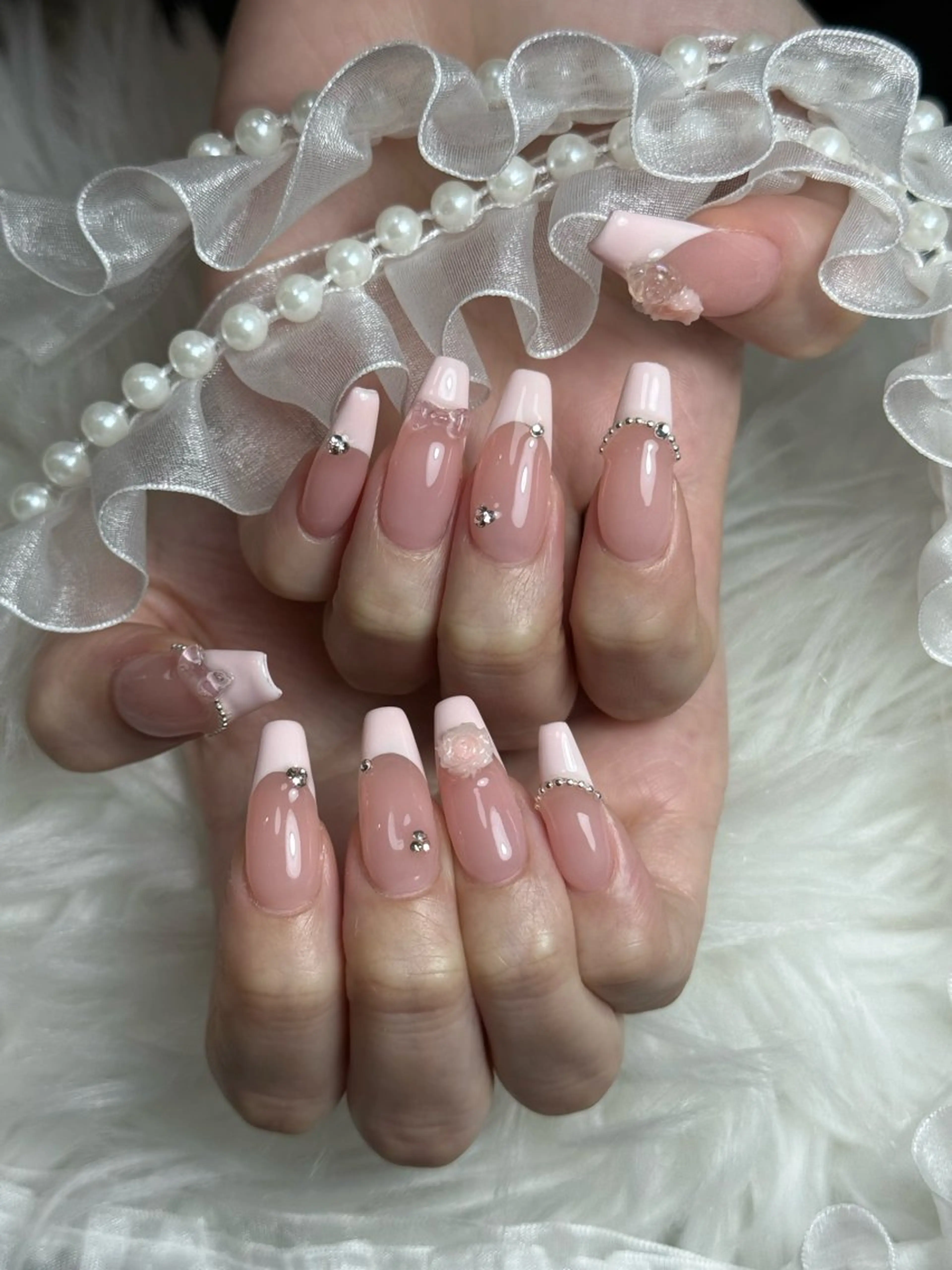 ネイル フレンチネイル ジェルネイル キラキラネイル 韓国ネイル レース Julli nail studio所属・Julli NailStudioのネイルデザイン
