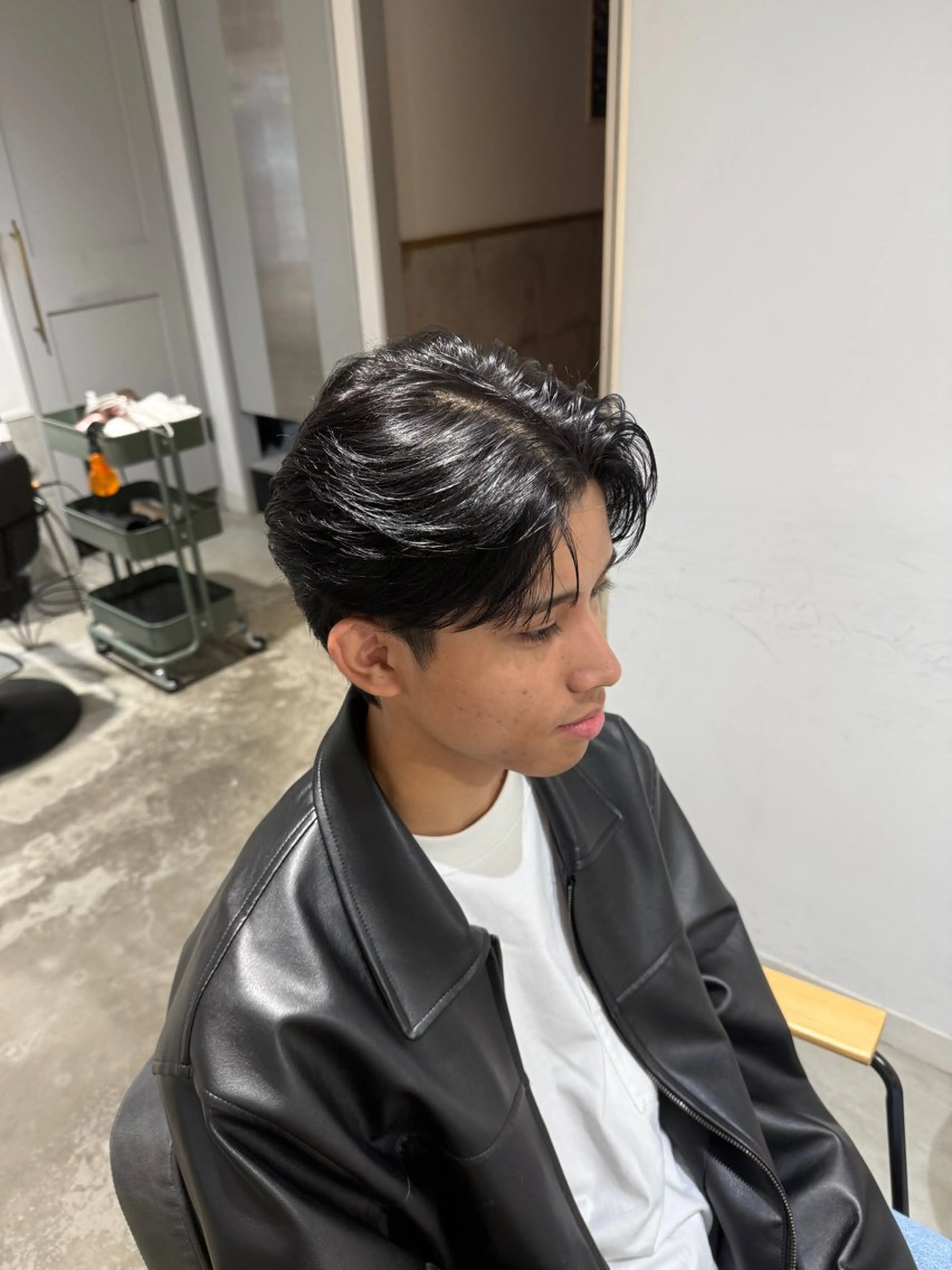 ショート メンズ センターパート メンズ韓国風 韓国風ヘア カット ヘッドスパ メンズカットパーマ ✂️ JOYAのヘアスタイル