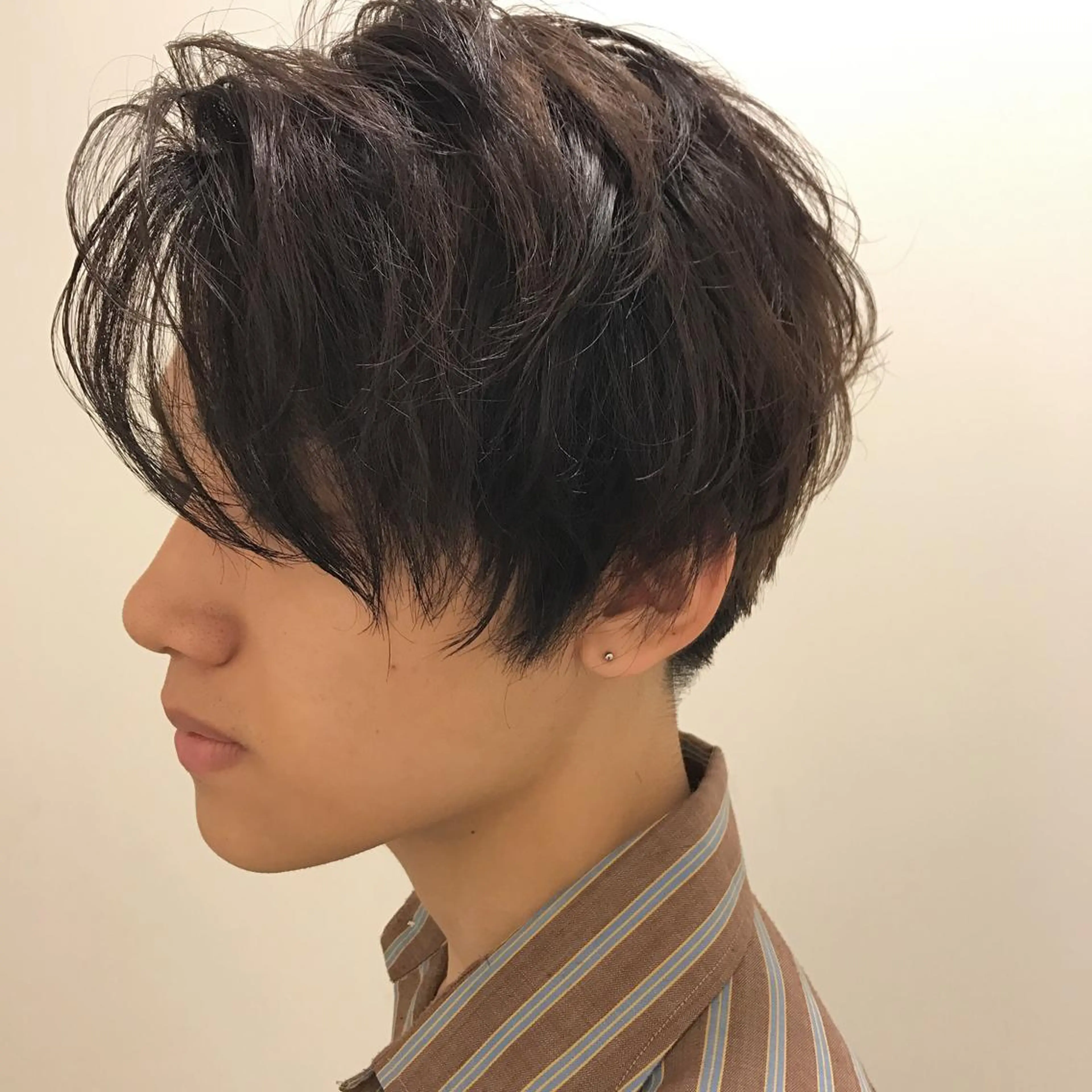 ショート カラー パーマ メンズ メンズパーマ くせ毛 ニュアンスパーマ 平内 賢人のヘアスタイル