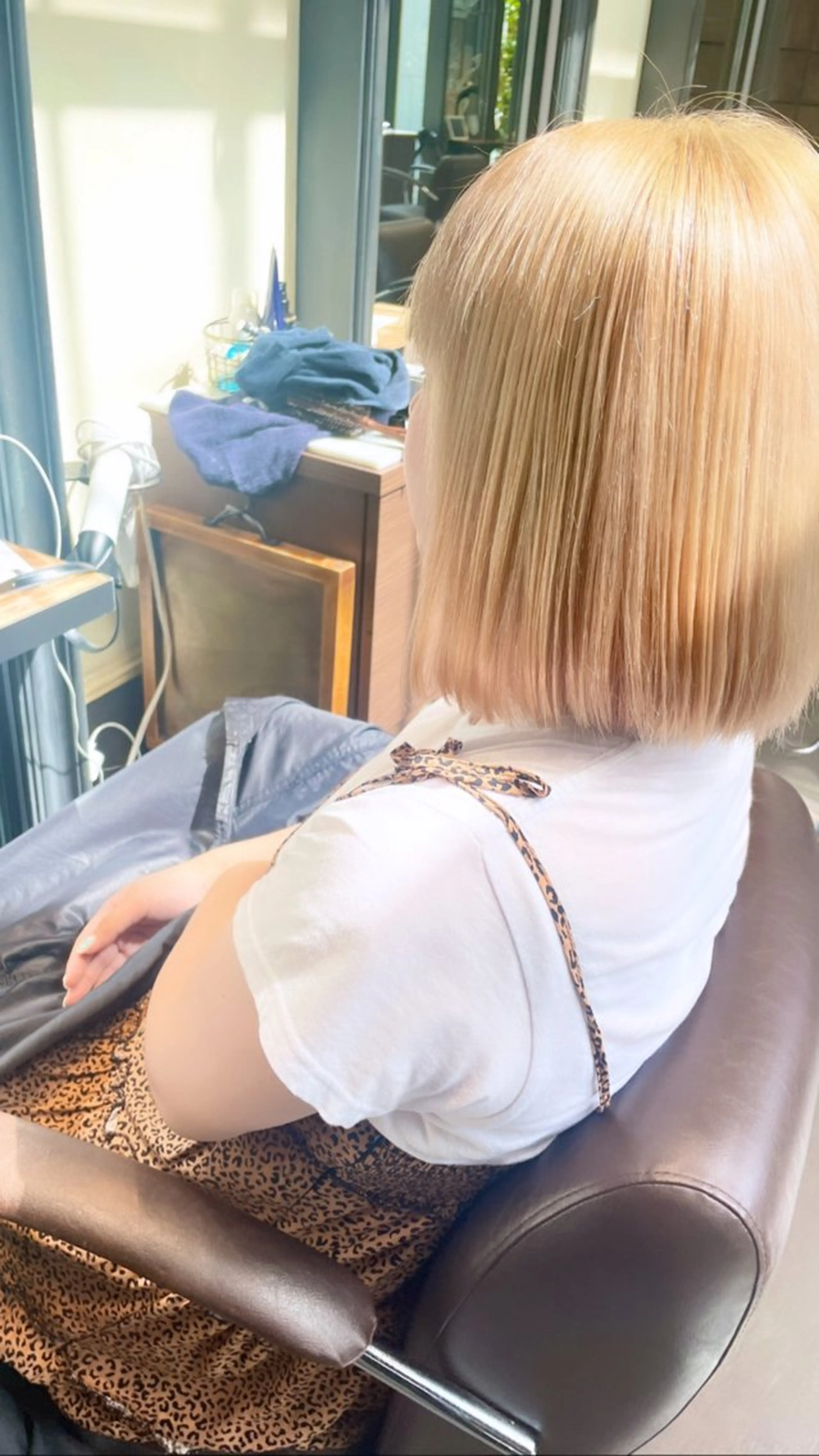 ミディアム カラー カット ヘアカラー ブリーチ＆縮毛矯正 🧸ともき🧸のヘアスタイル