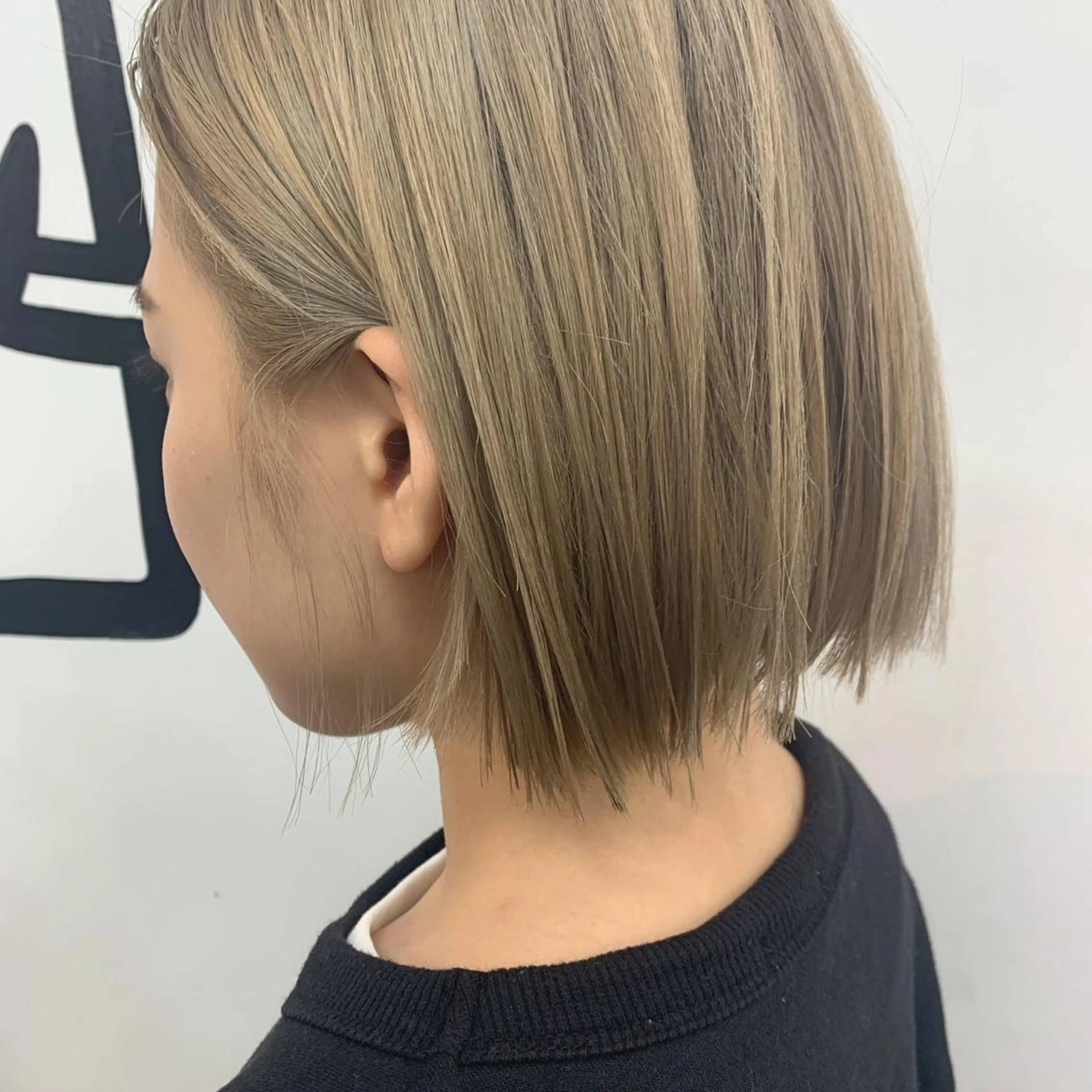 ショート カラー カット ヘアカラー トリートメント ヘアセット ☘️ブリーチ/ハイト ーン/レイヤー/のヘアスタイル