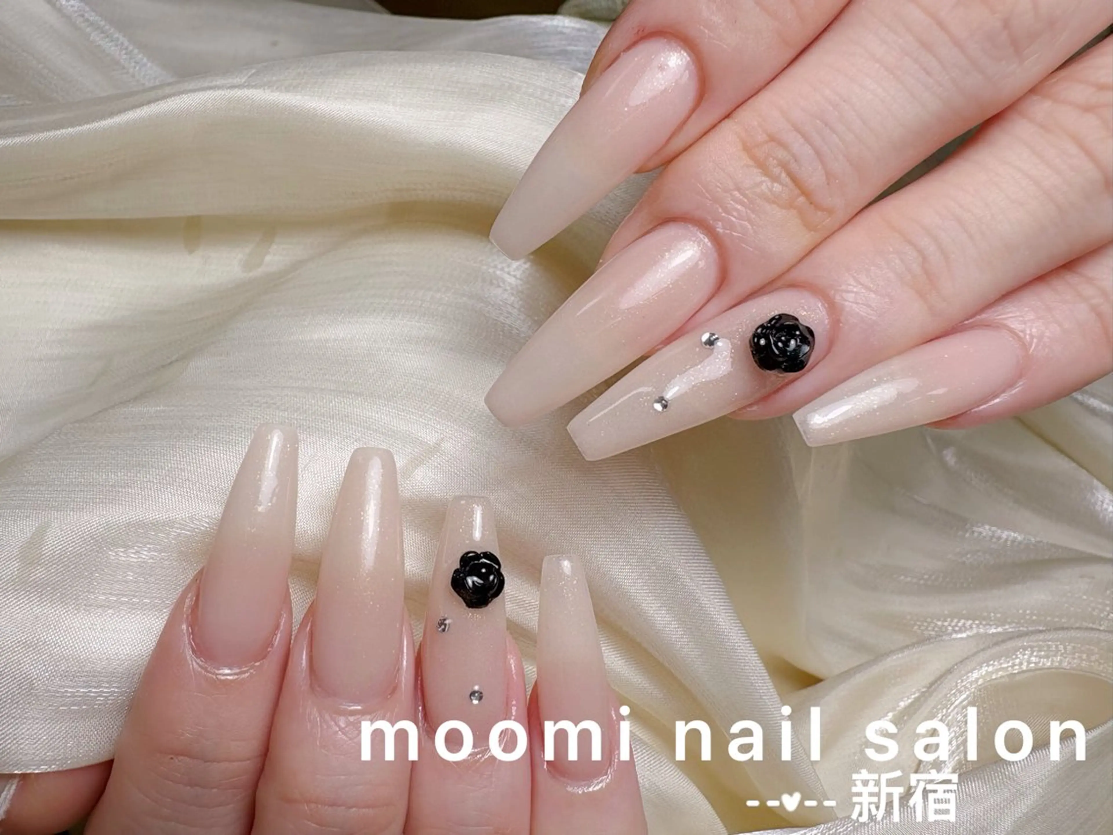 ネイル チークネイル フレンチネイル ジェルネイル グラデーション ハート ハンドネイル moomi nail スカルプ専門のネイルデザイン