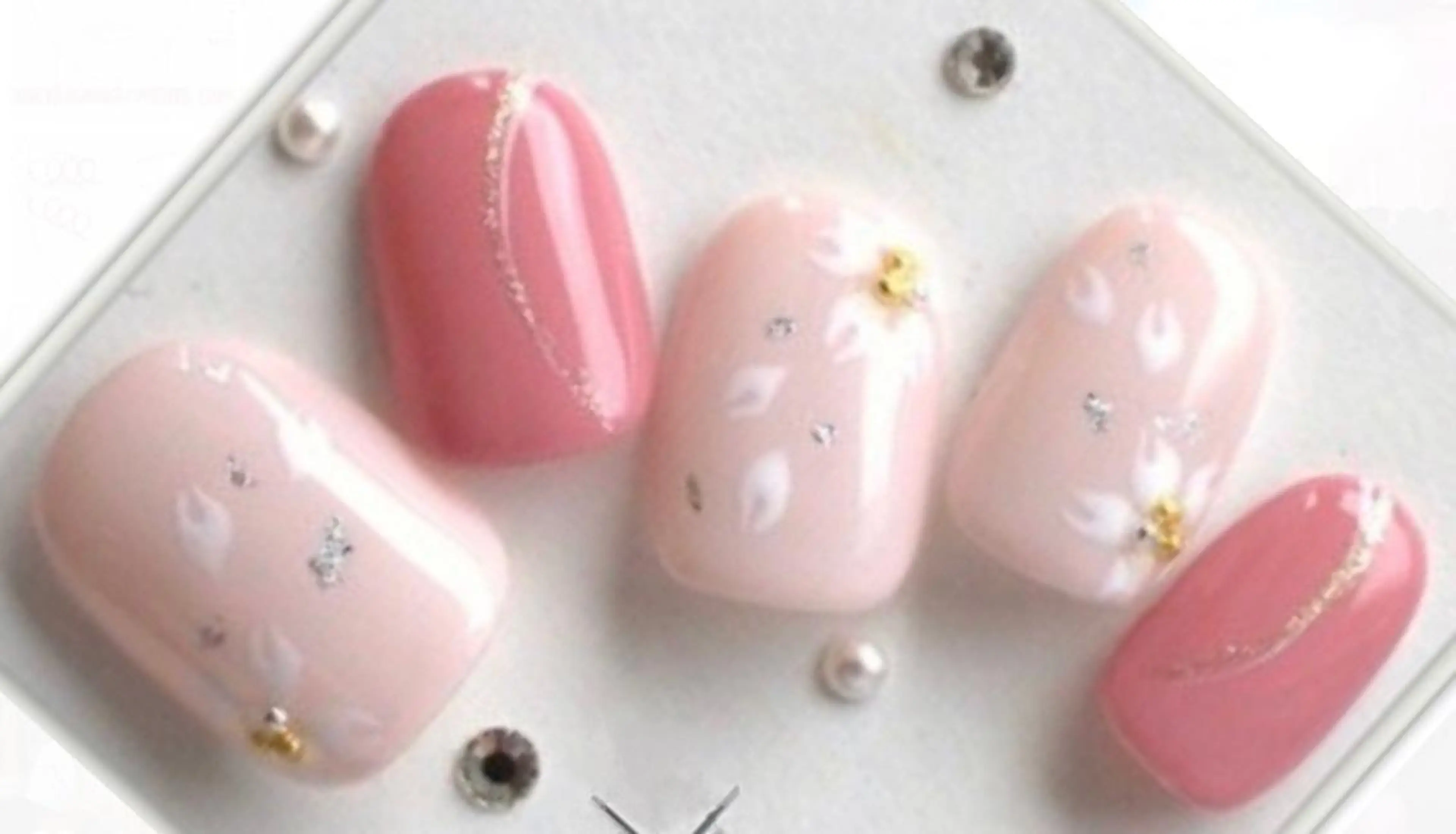 ネイル ハンドネイル ゲン レイカのネイルデザイン