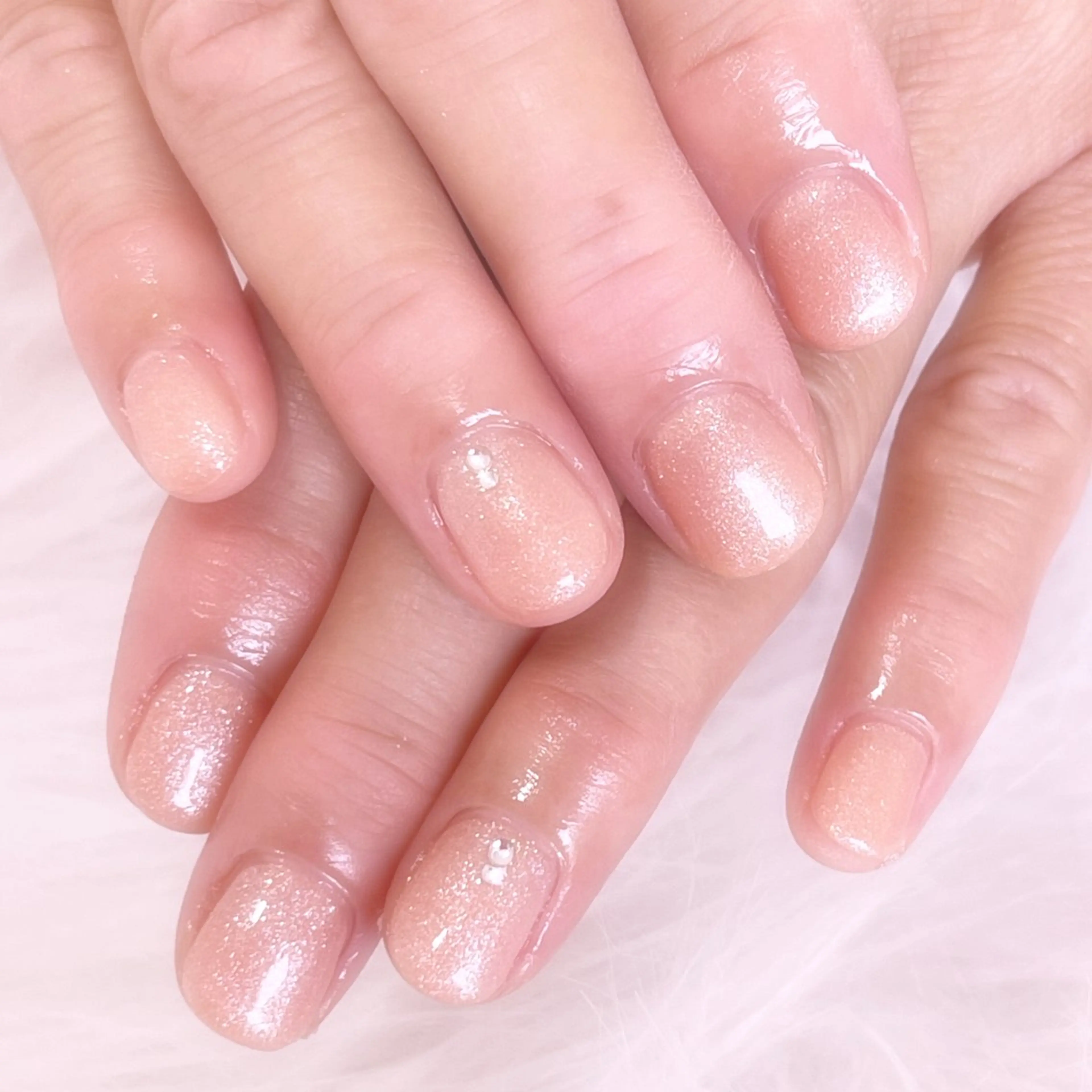 ネイル ストーンネイル ハンドネイル 梅島のネイル屋さん所属・梅島の ネイル屋さんのネイルデザイン