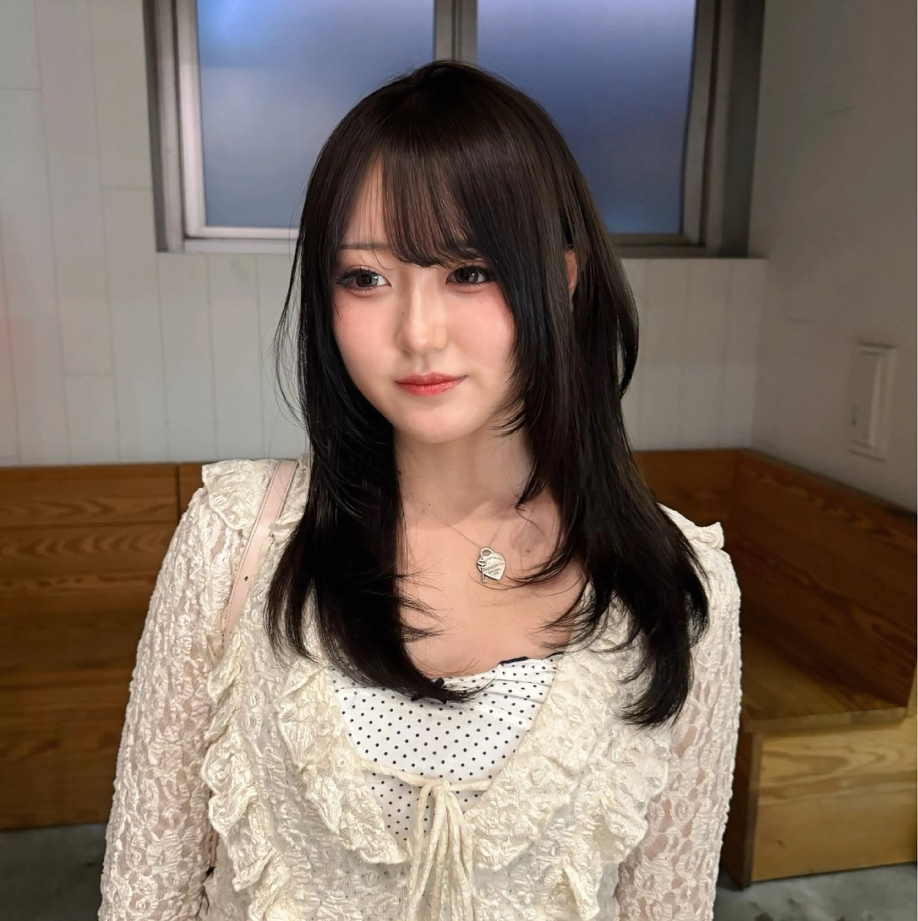 ミディアム 伸ばしかけ 韓国風ヘア レイヤーカット ALBUMHAIR所属・奥山 みのりのヘアスタイル