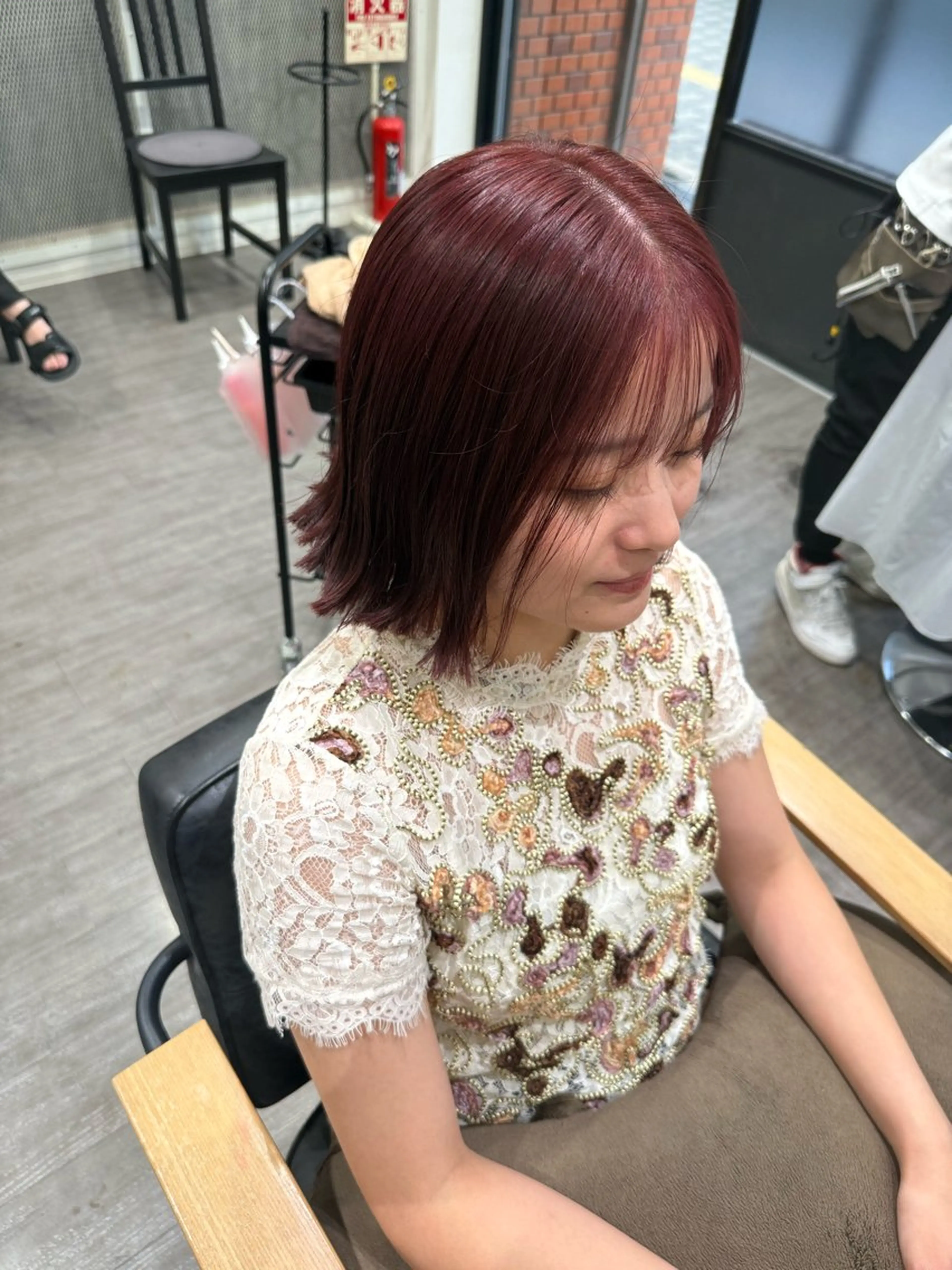 ミディアム カラー ブリーチ ダブルカラー ブリーチなしカラー レッドカラー カット ヘアカラー トリートメント 上田 紗也のヘアスタイル