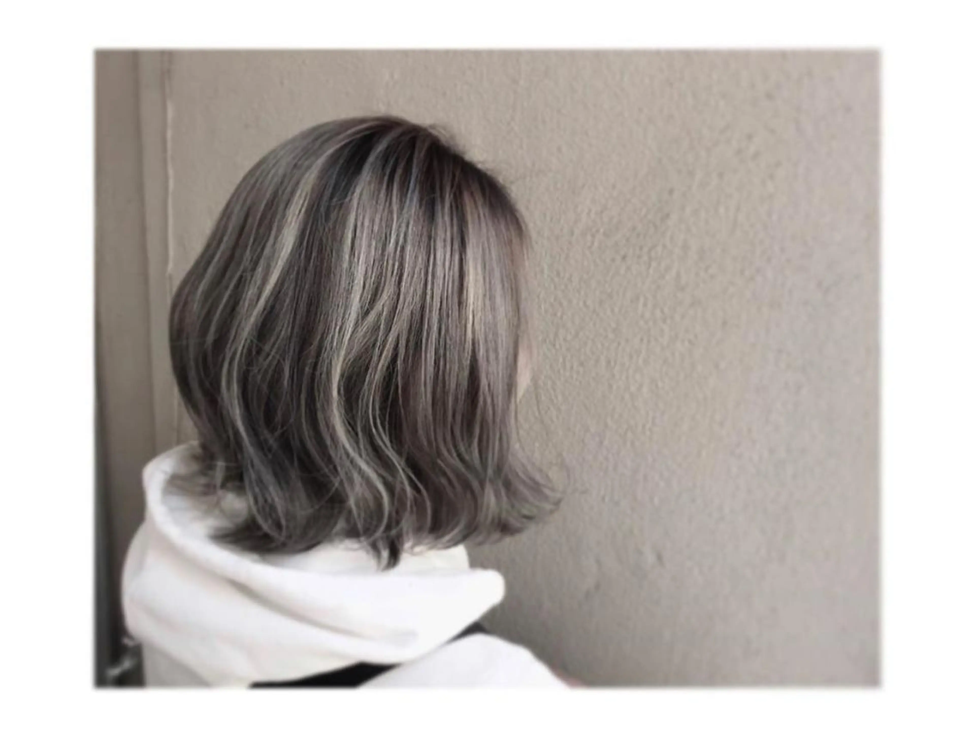 ミディアム カラー TRUCK トラックのヘアスタイル