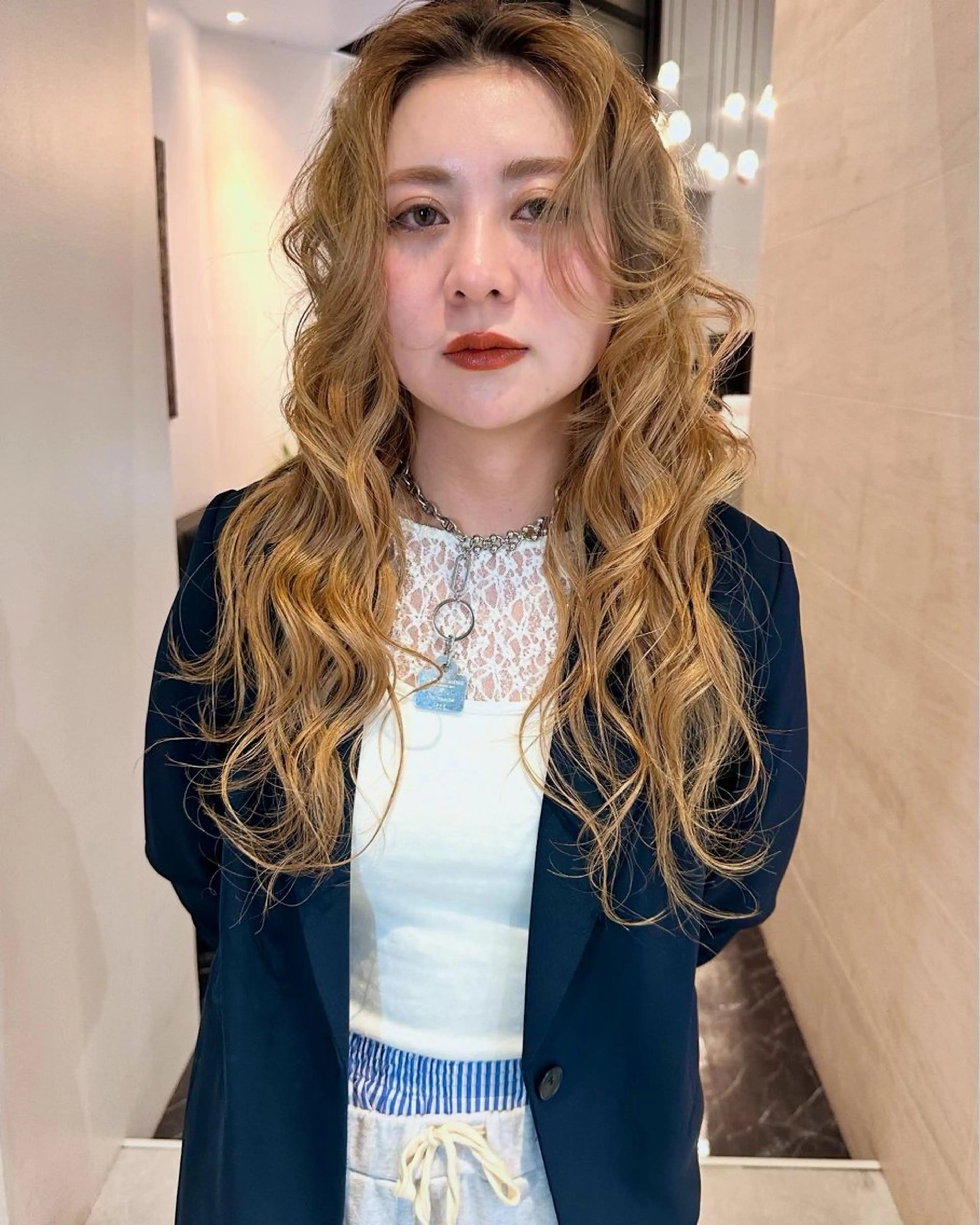 ロング カット ヘアカラー トリートメント Hana ハイトーン🕯🩰のヘアスタイル