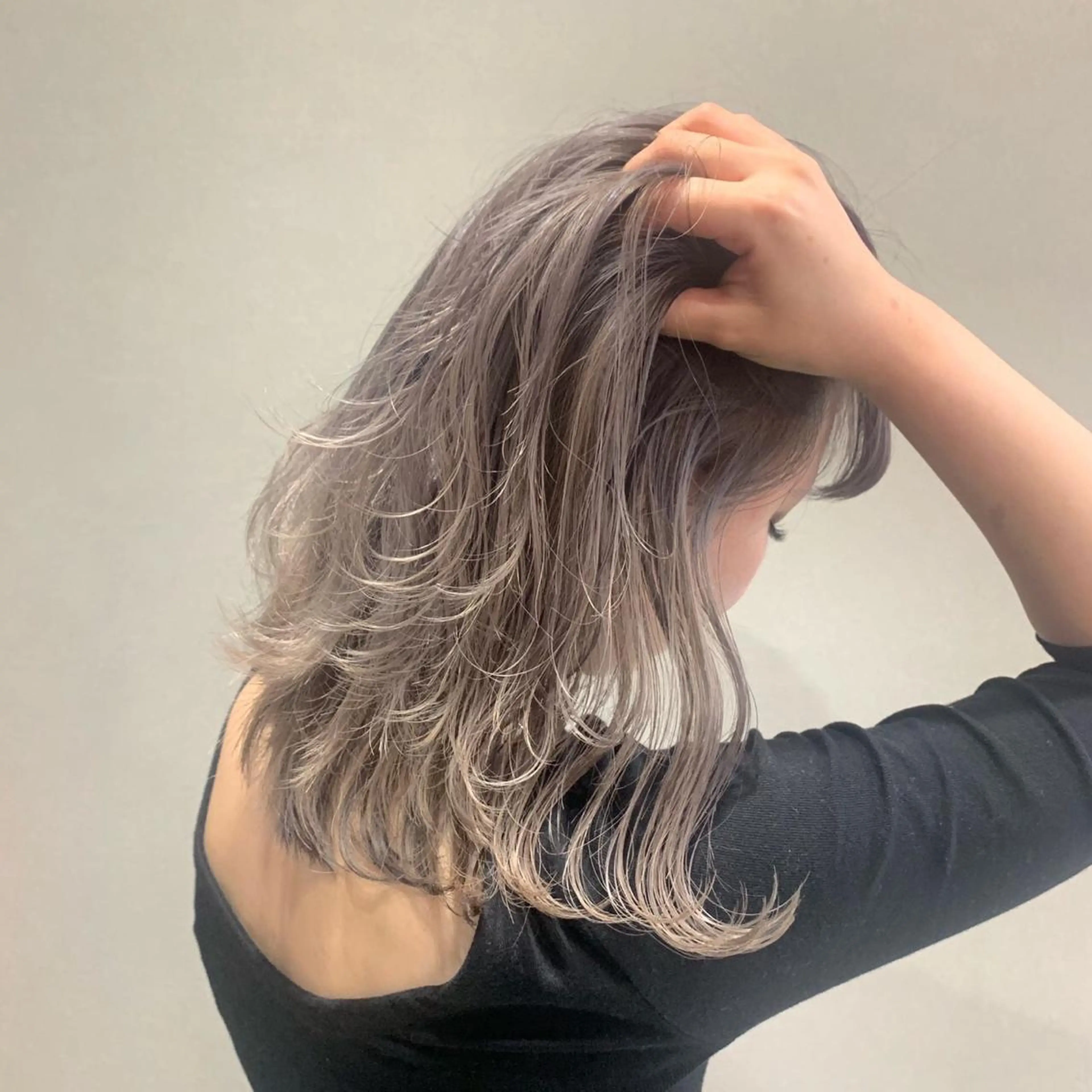 ロング カラー ヘアカラー トリートメント インク 美容院のヘアスタイル