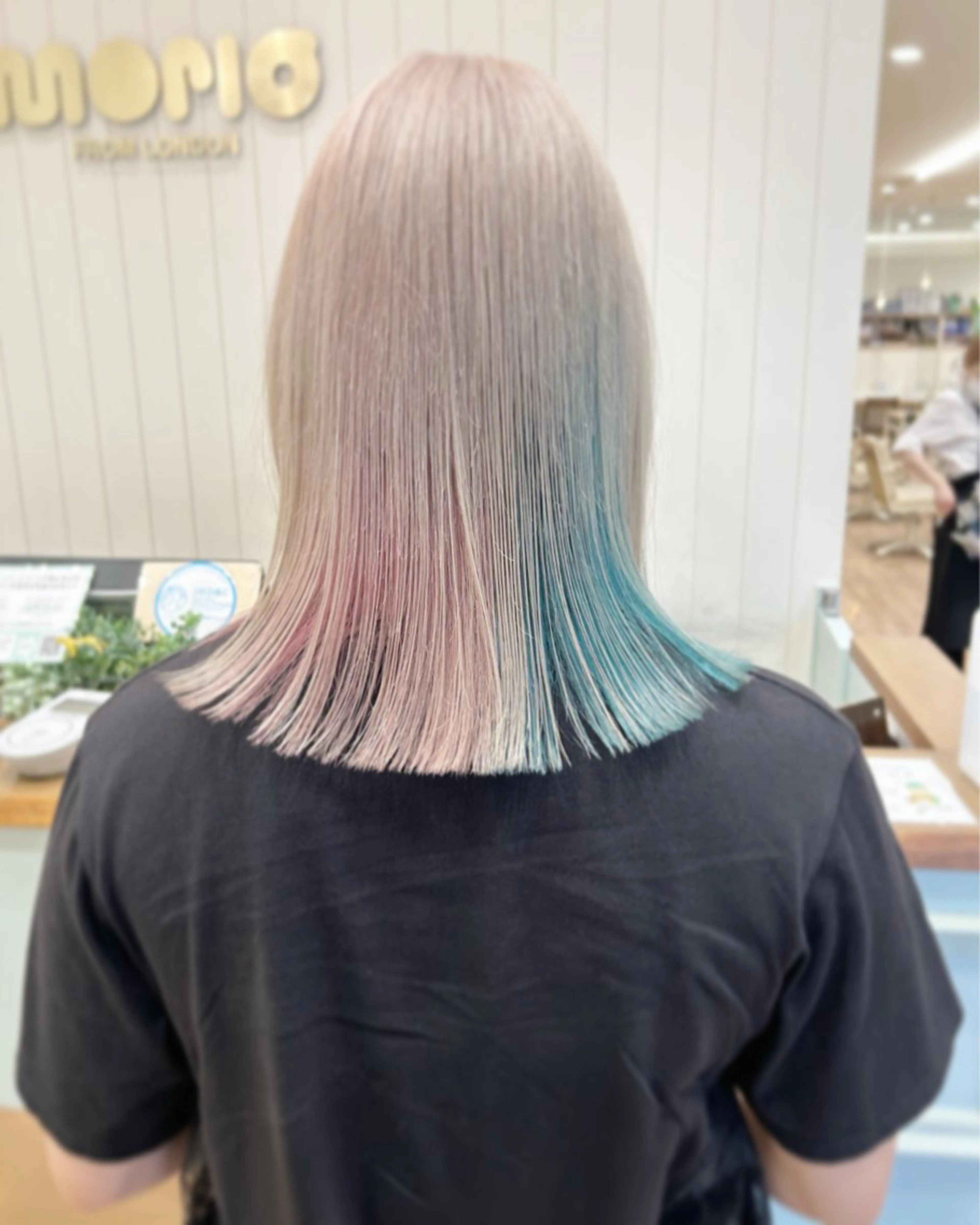 ミディアム カラー インナーカラー ピンクカラー ケアブリーチ 坪井佑樹のヘアスタイル