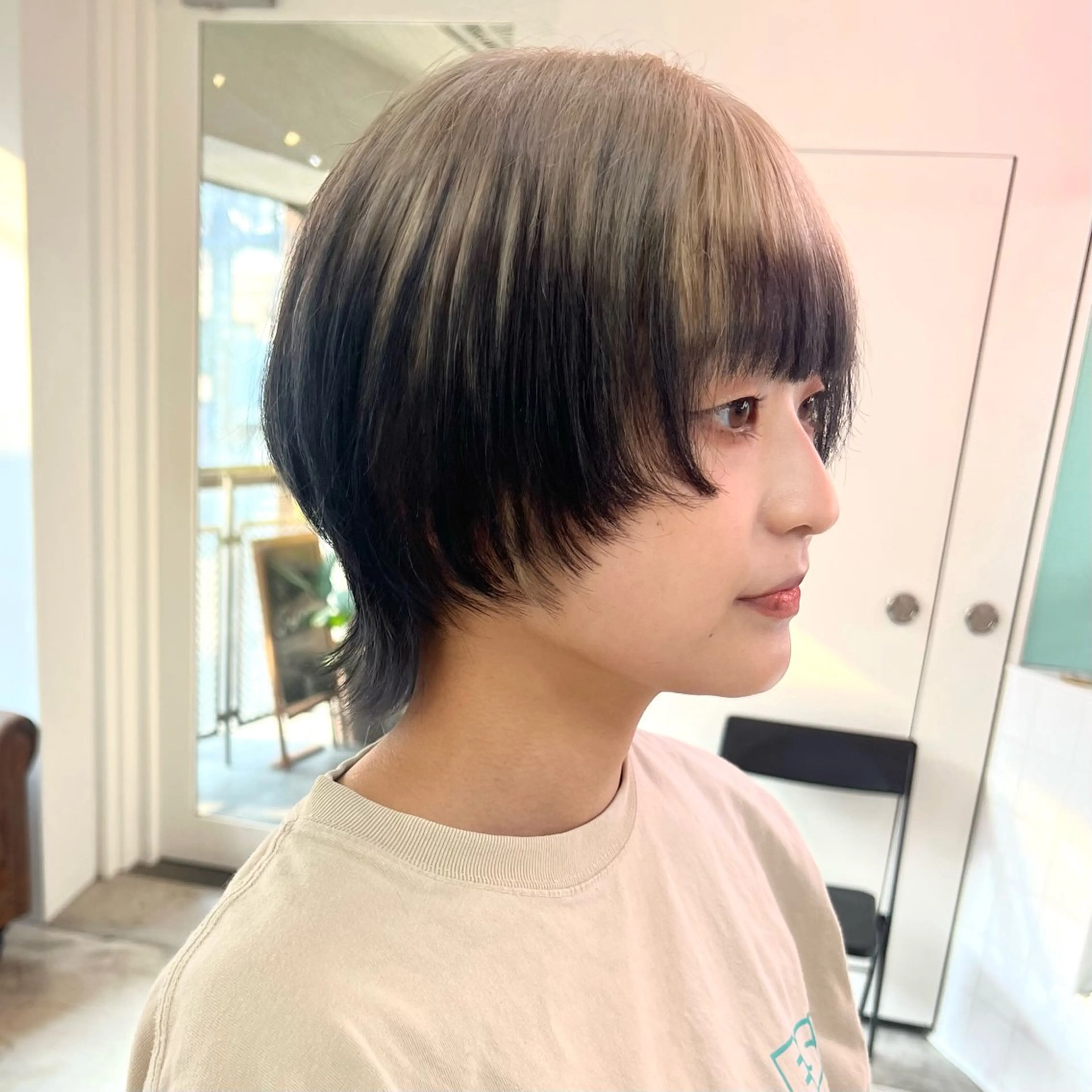 ショート カラー ヘアアレンジ カット ヘアカラー 🧨ブリーチー×ボブ レイヤー💎じゅえるのヘアスタイル