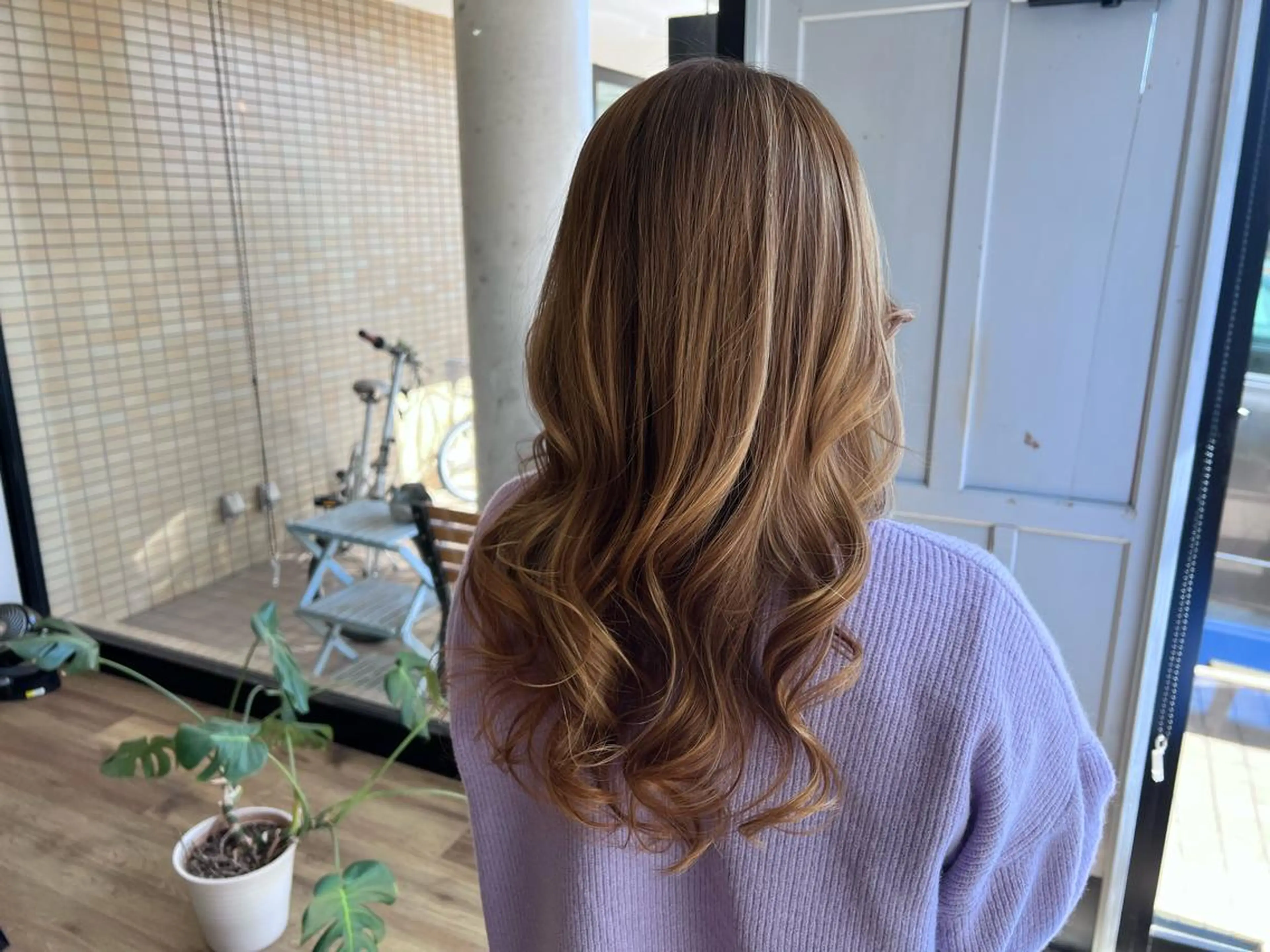 ロング カラー ベージュカラー ヘアカラー トリートメント ツキダテ ユイのヘアスタイル