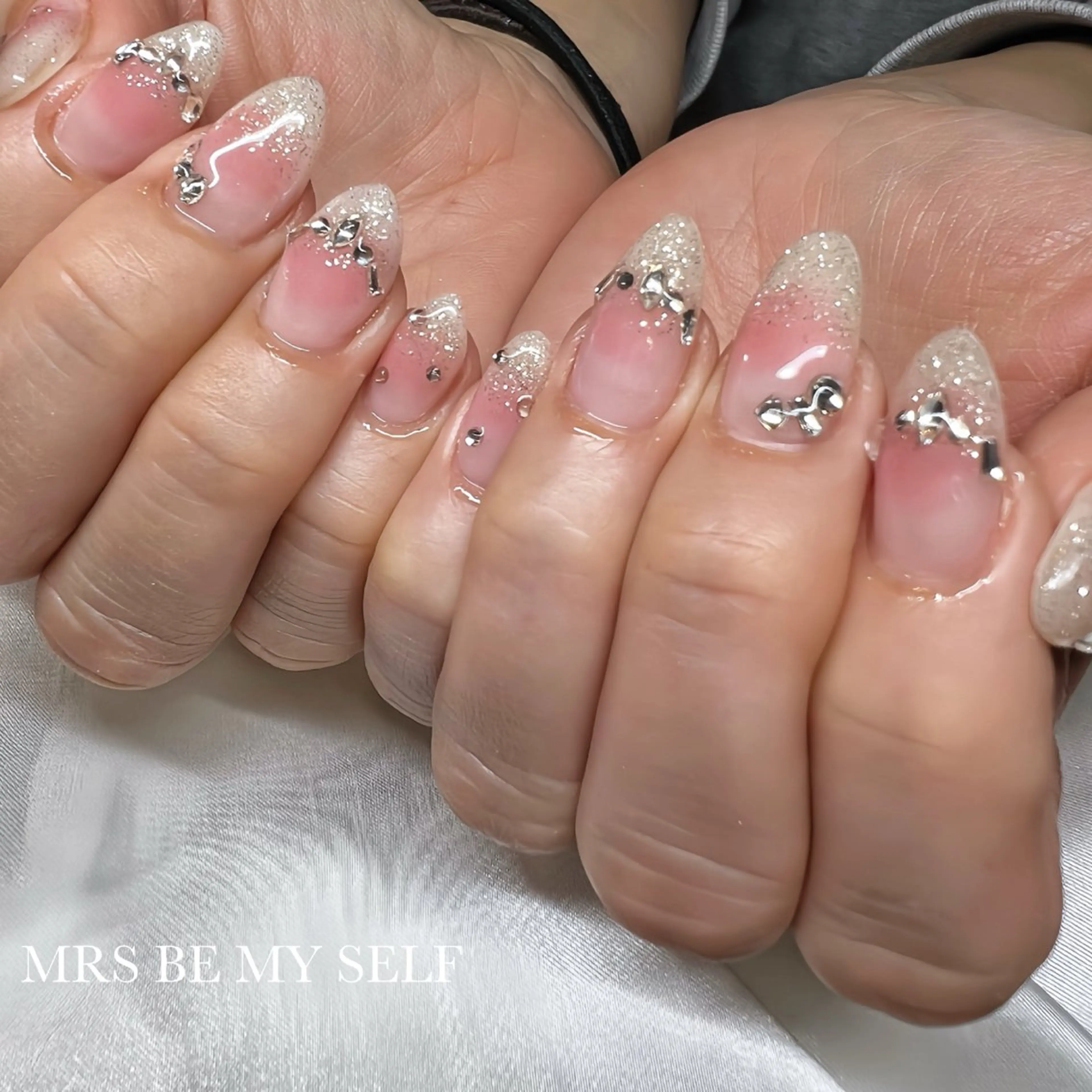 ネイル チークネイル ワンホンネイル ハンドネイル MRS/ miyu🎀のネイルデザイン