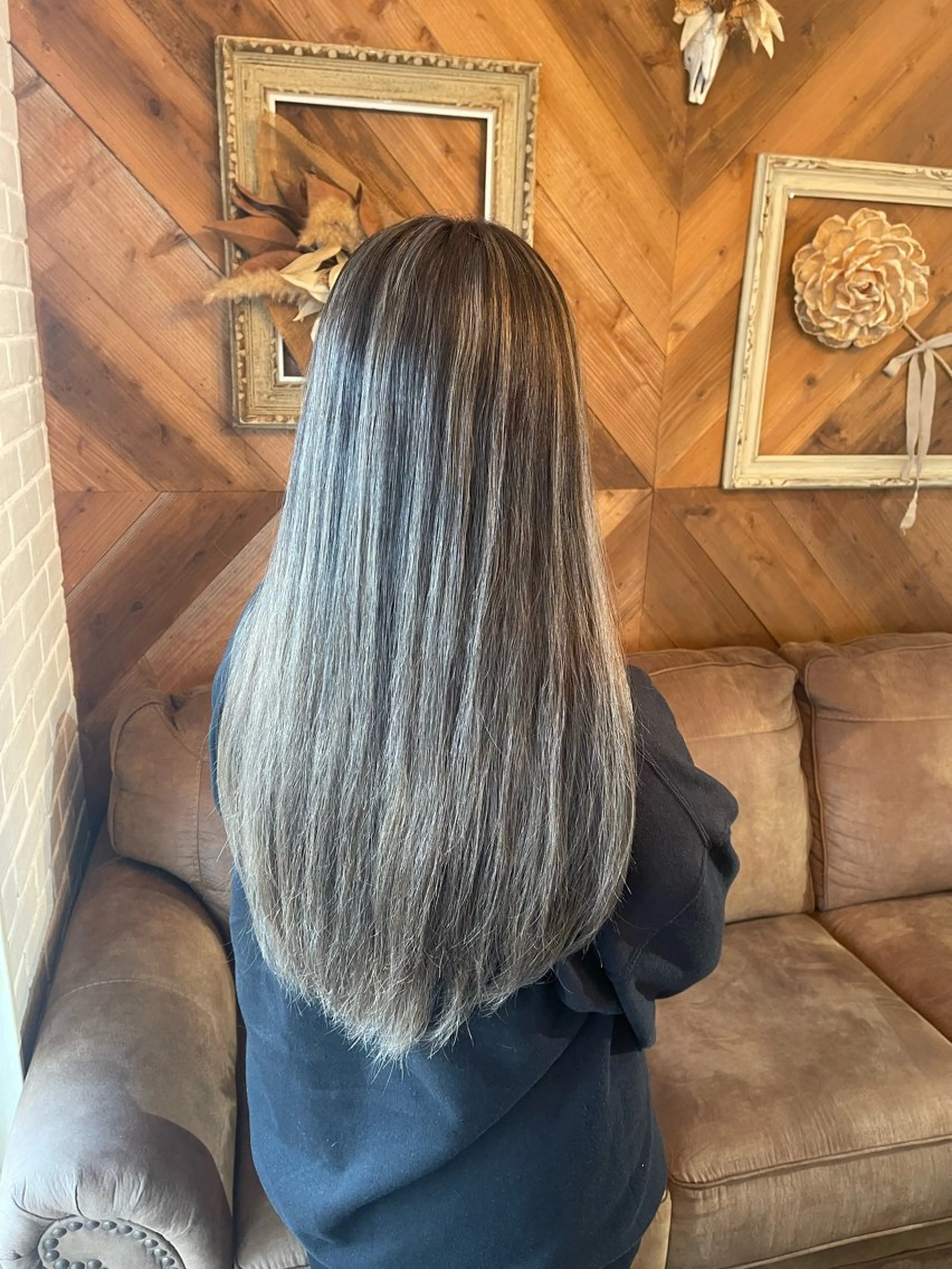 カラー LA BELLA所属・LA BELLA マリナのヘアスタイル