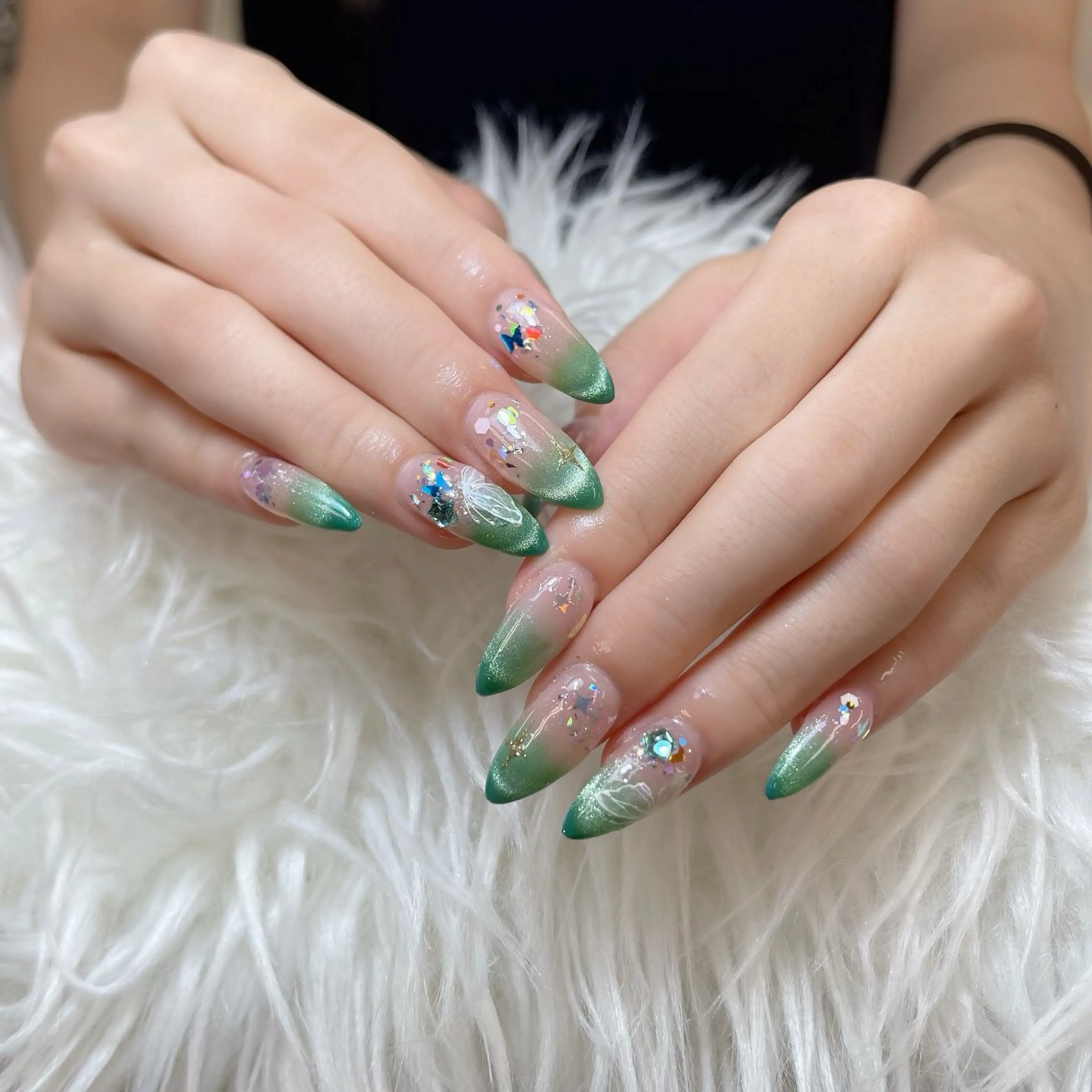 ネイル チークネイル フレンチネイル グラデーション キラキラネイル 韓国ネイル ハンドネイル HIKARI HANA NAIL所属・HIKARIHANA NAILのネイルデザイン