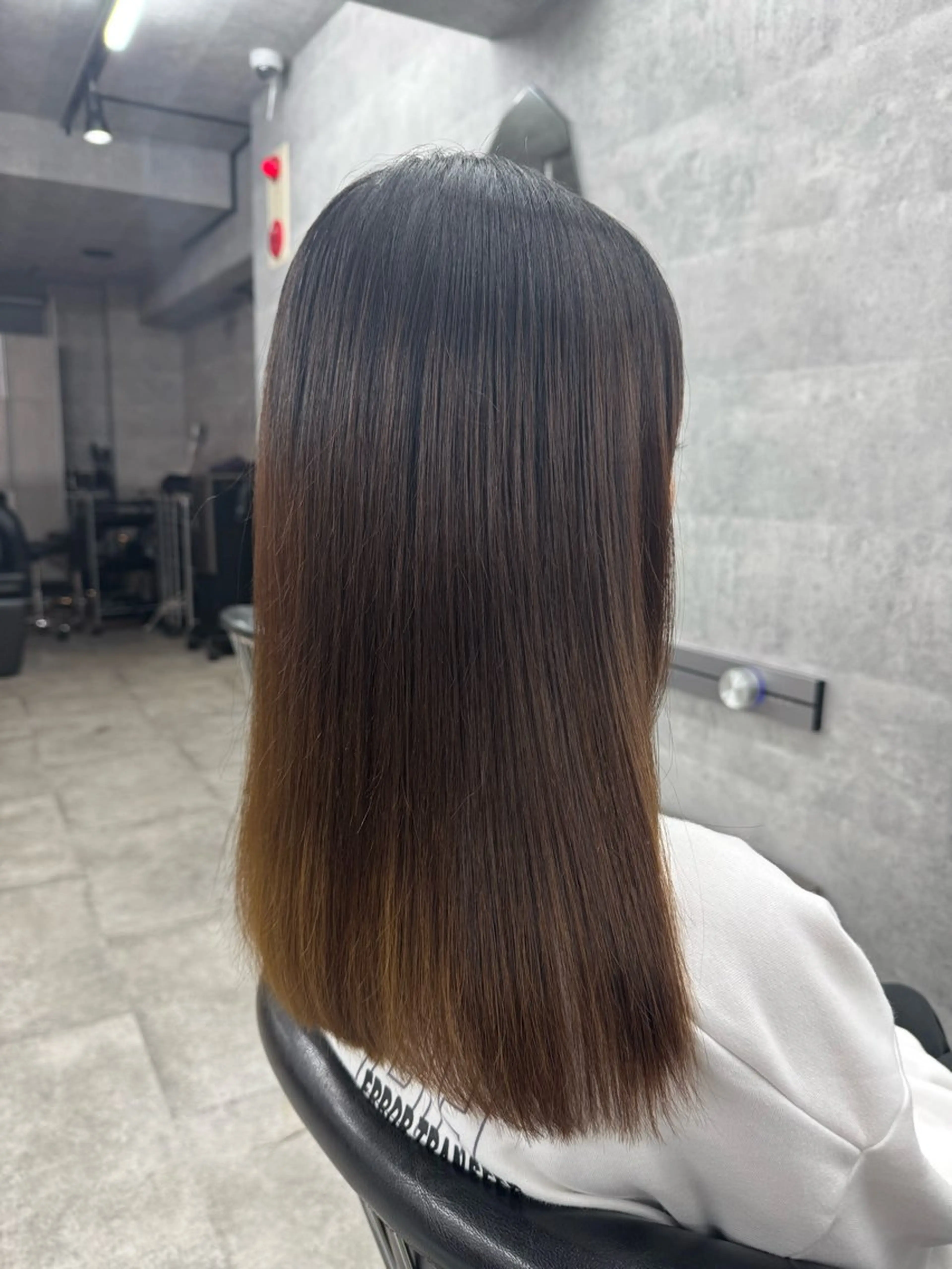 ミディアム カット 縮毛矯正 あなたのお悩み改善" You"💚❤️💛のヘアスタイル