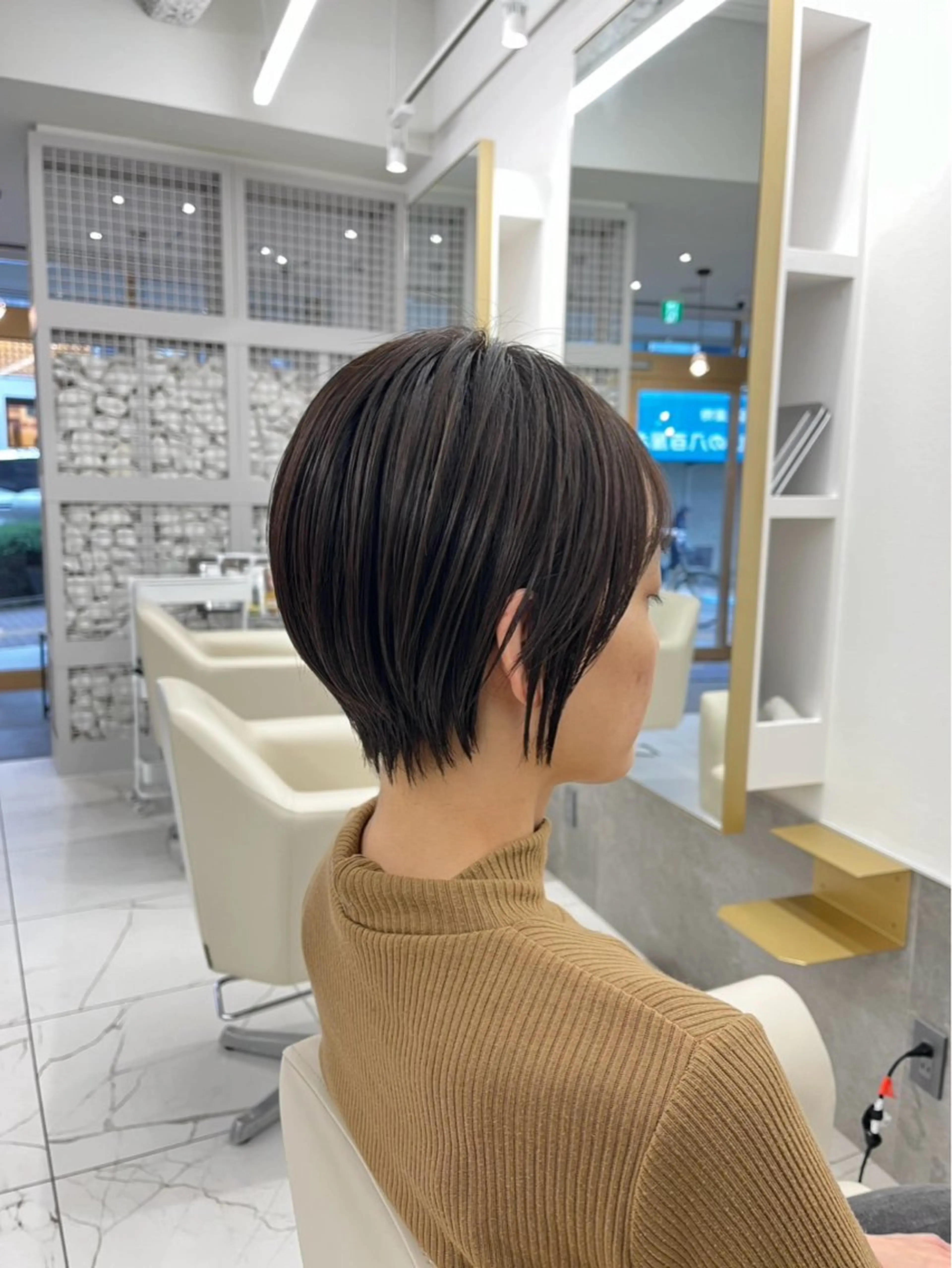 ショート 里見 愛梨のヘアスタイル