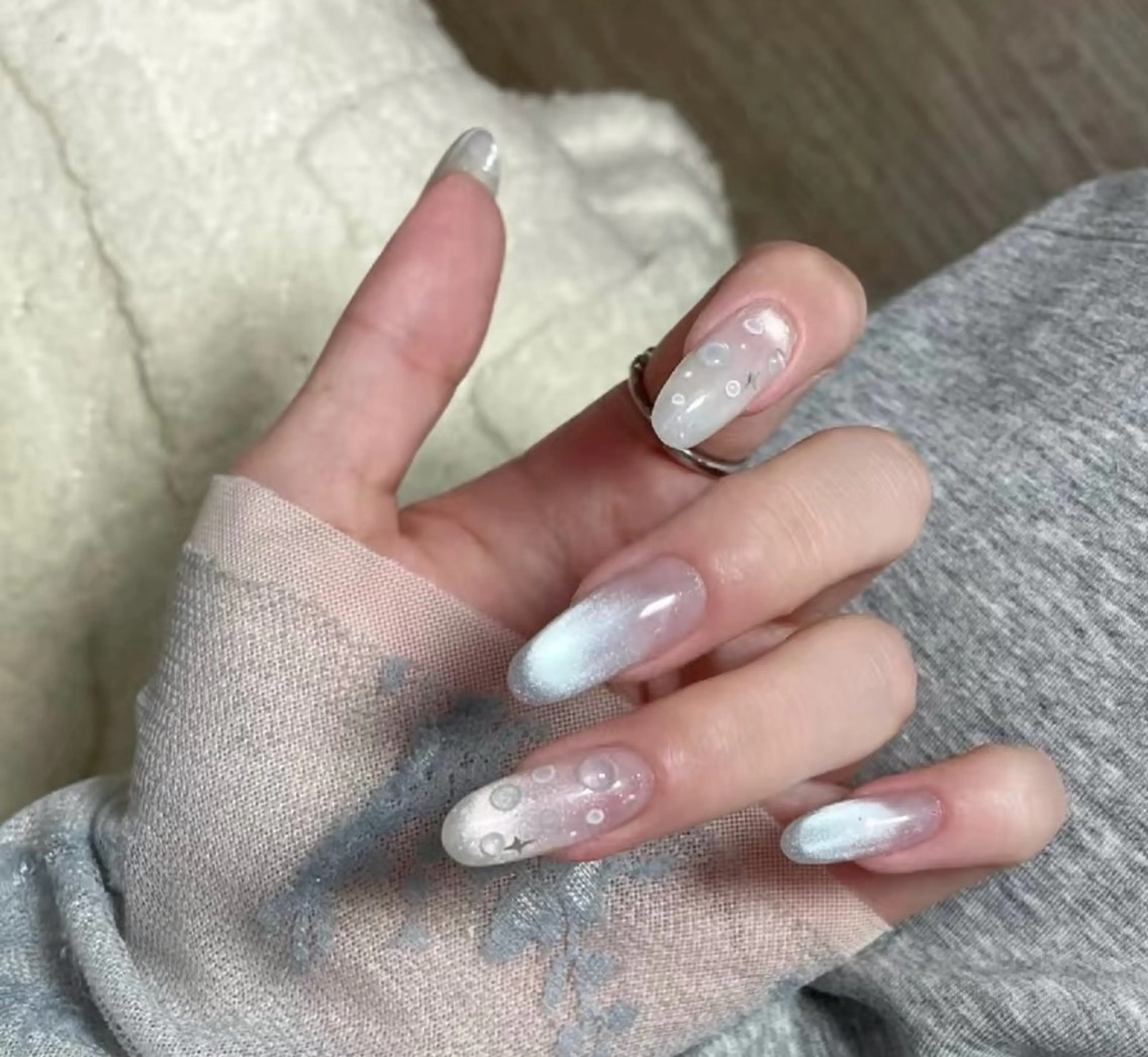 ネイル 高木 維麗絲のネイルデザイン