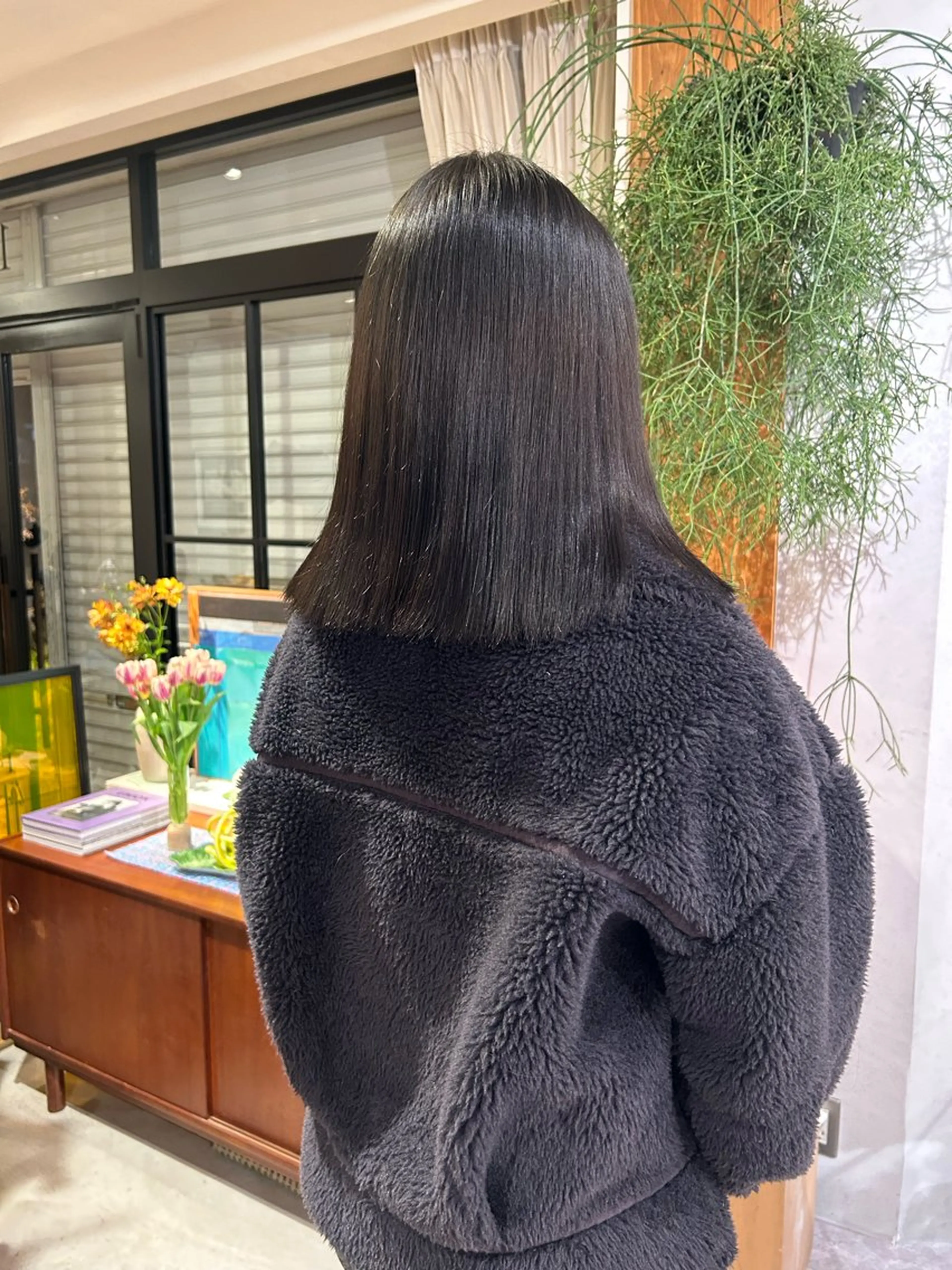 カラー グレージュ 有岡 陽菜のヘアスタイル