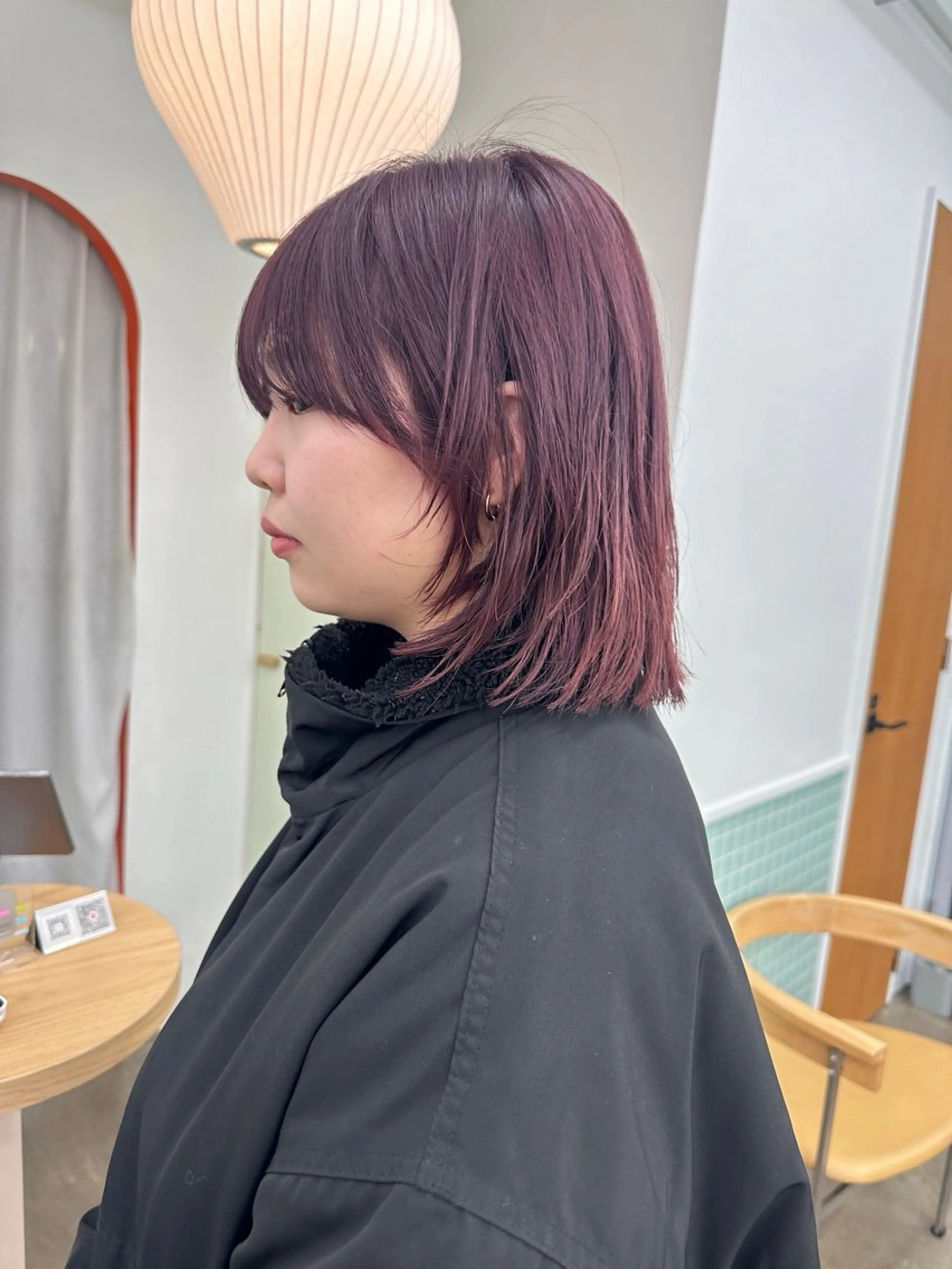 ショート カラー ボブレイヤー ボルドーカラー ボブ レイヤーカット カット ヘアカラー トリートメント ボブ/レイヤー/ケア パーマ/透明感カラーのヘアスタイル