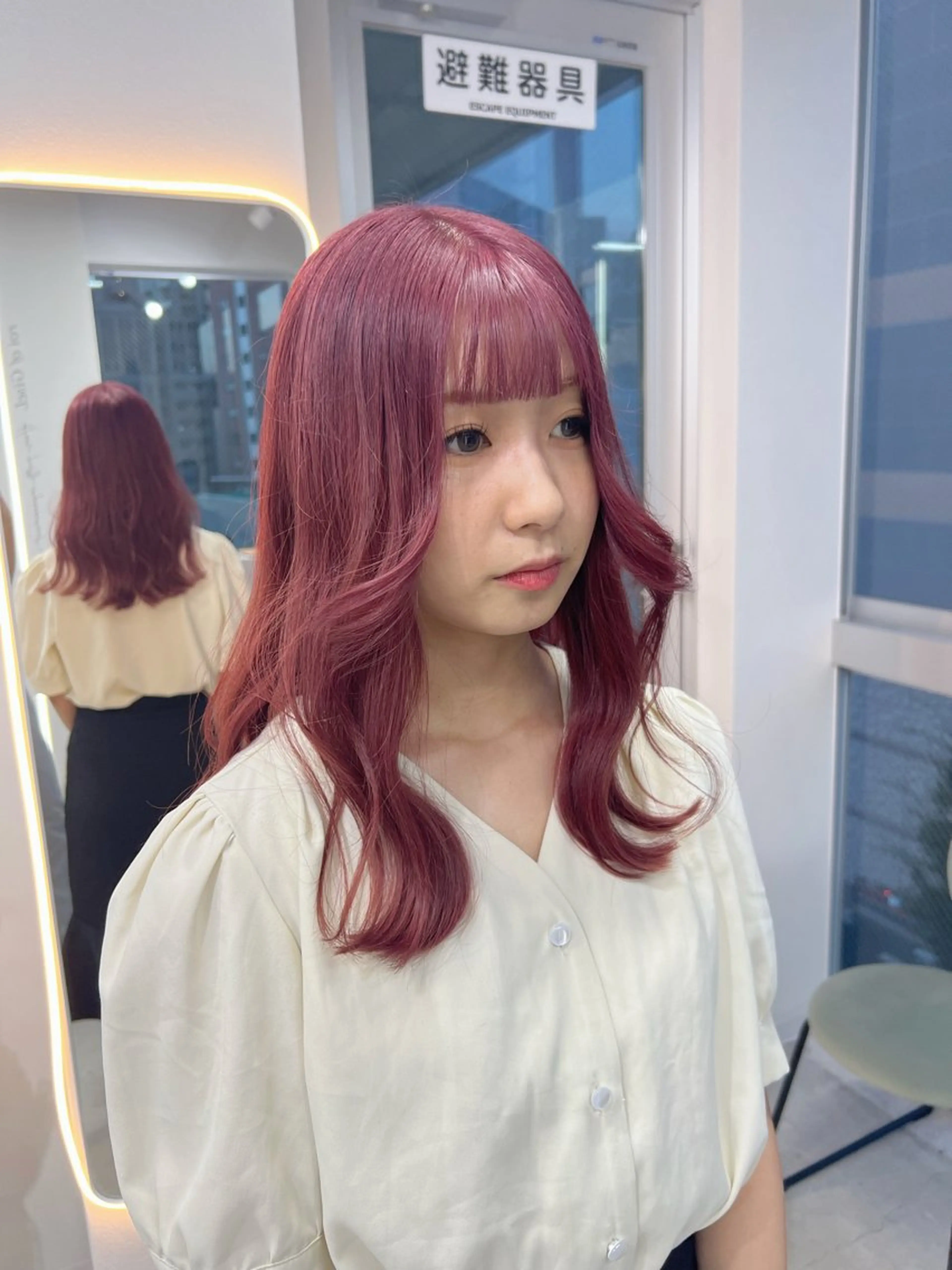 ロング ピンクラベンダー ヘアカラー maya レイヤーカットのヘアスタイル