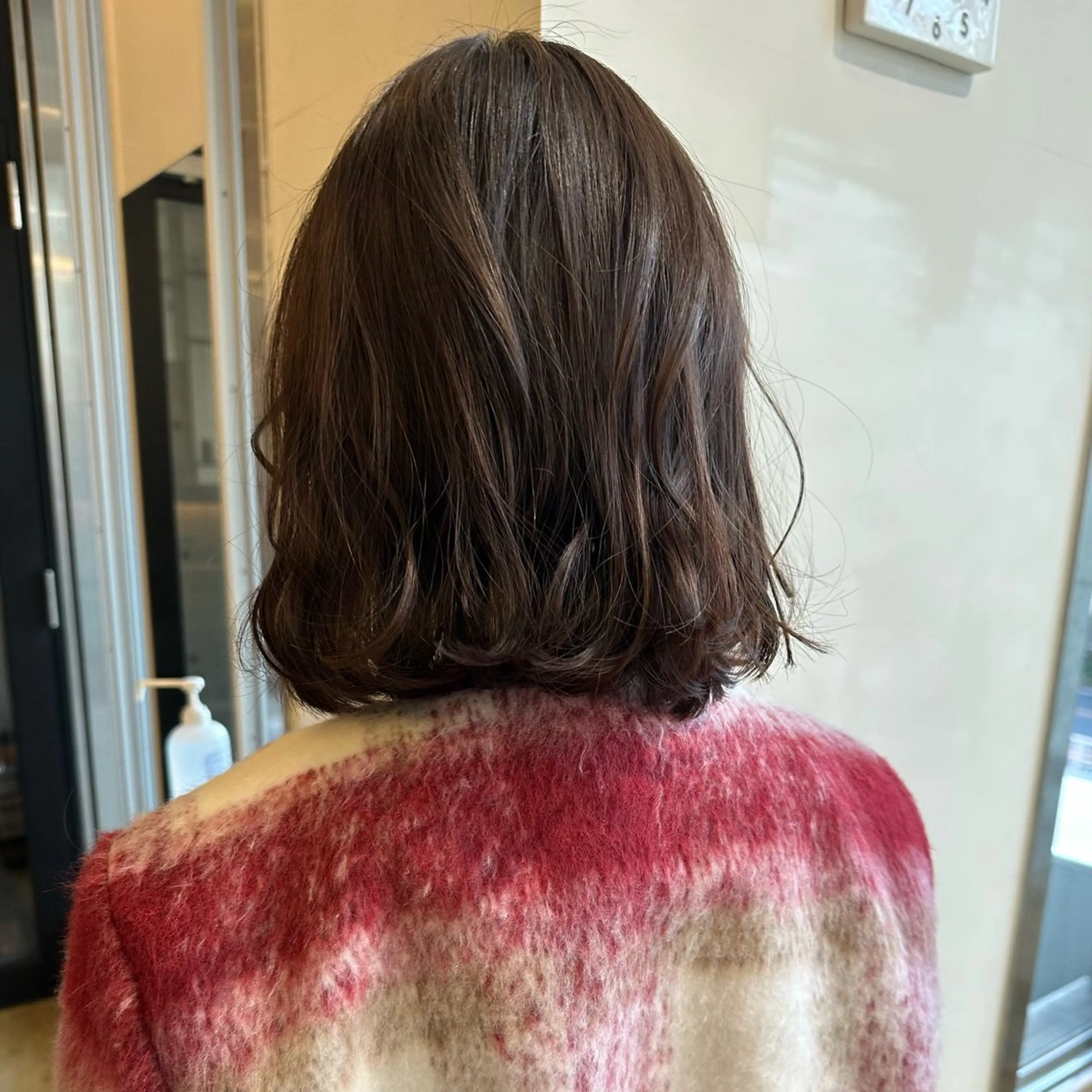 ミディアム ボブ カット ✨艶ブリーチカラー✨ 酸性ストレート光太郎のヘアスタイル