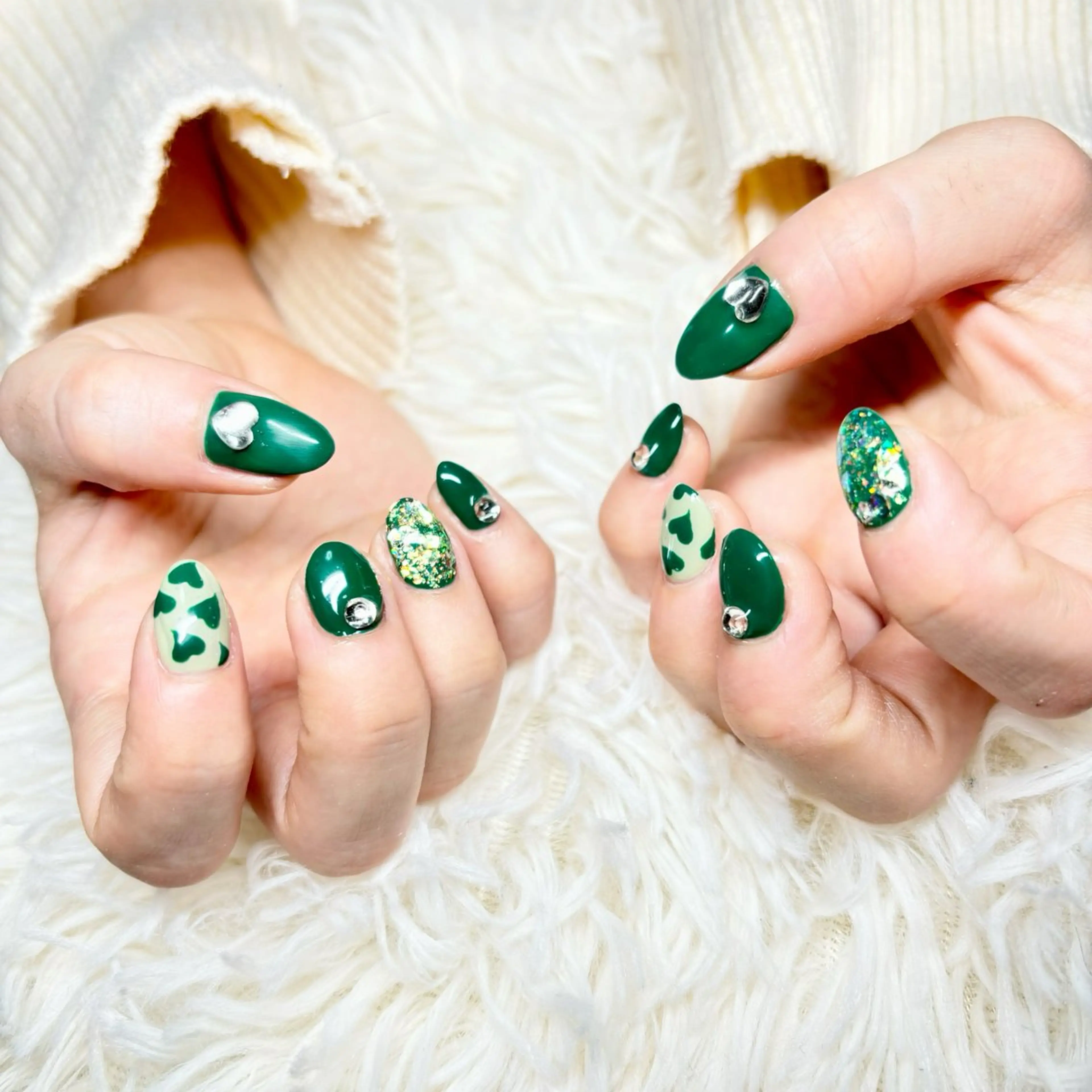 ネイル グリーン 持ち込み ハンドネイル nail salon Ecrin所属・前島 稀歩のネイルデザイン
