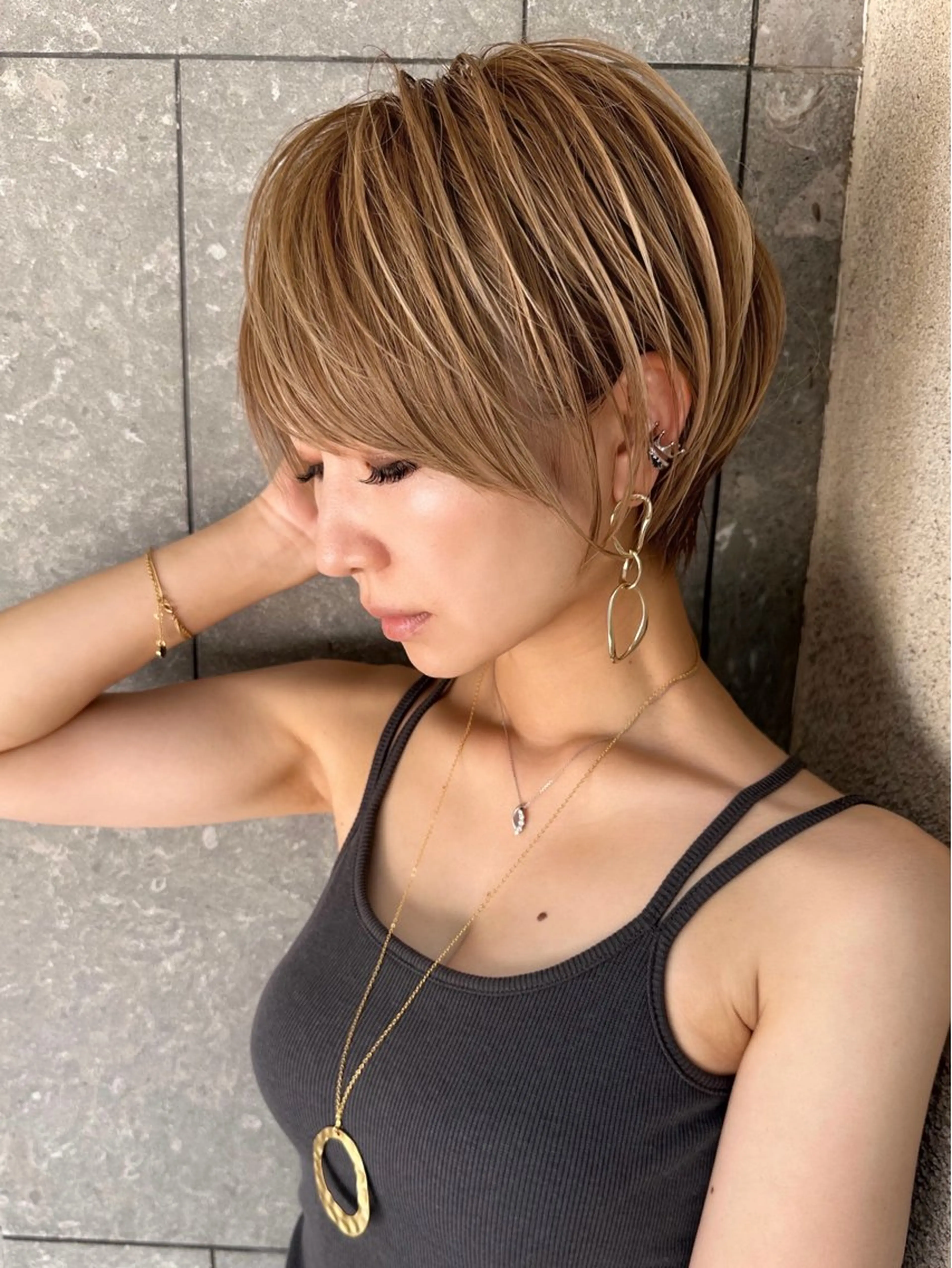 ショート カット おのだ あやなのヘアスタイル