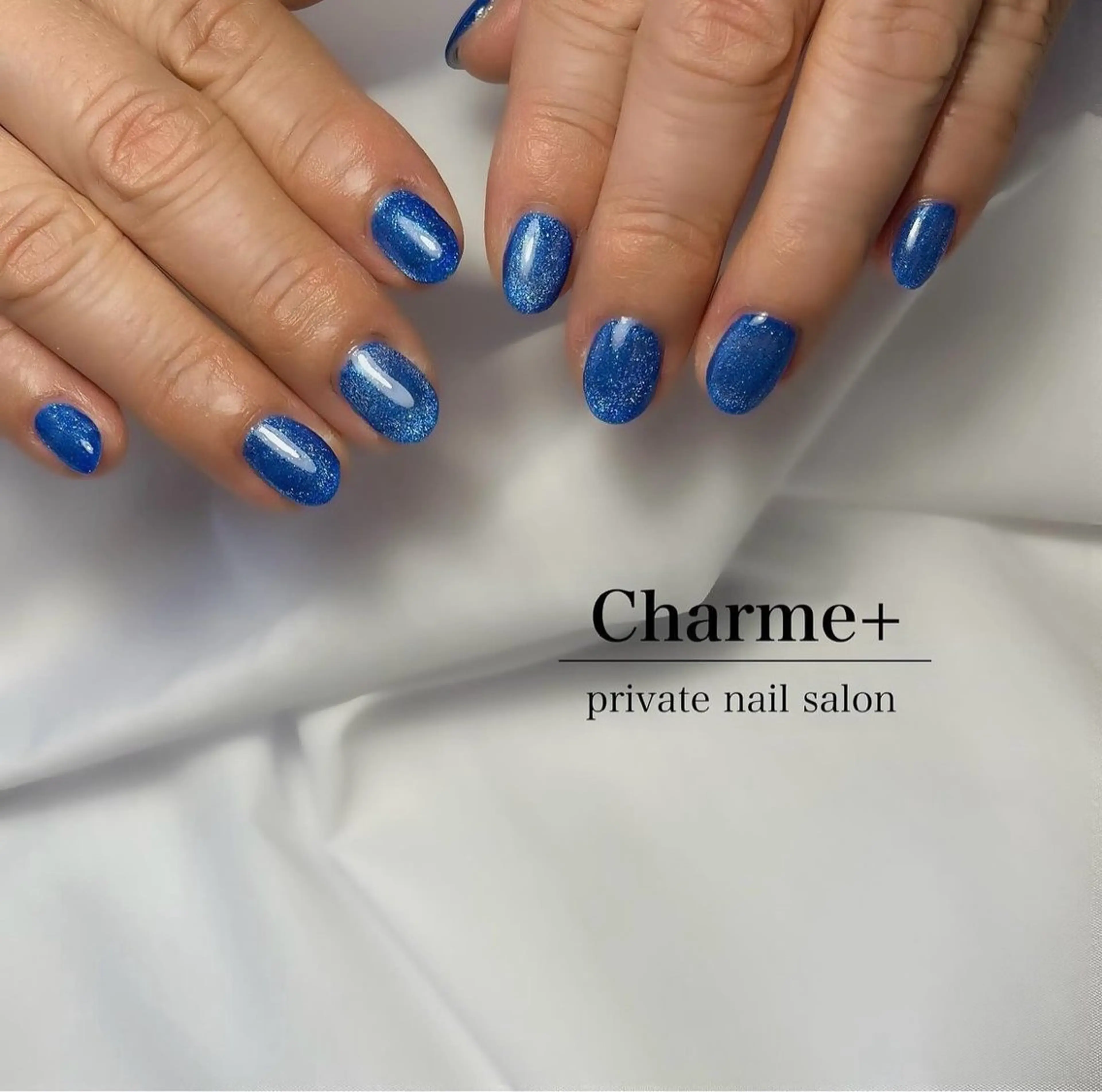 ミディアム ハンドネイル Aoi .の眉毛・アイブロウイメージ