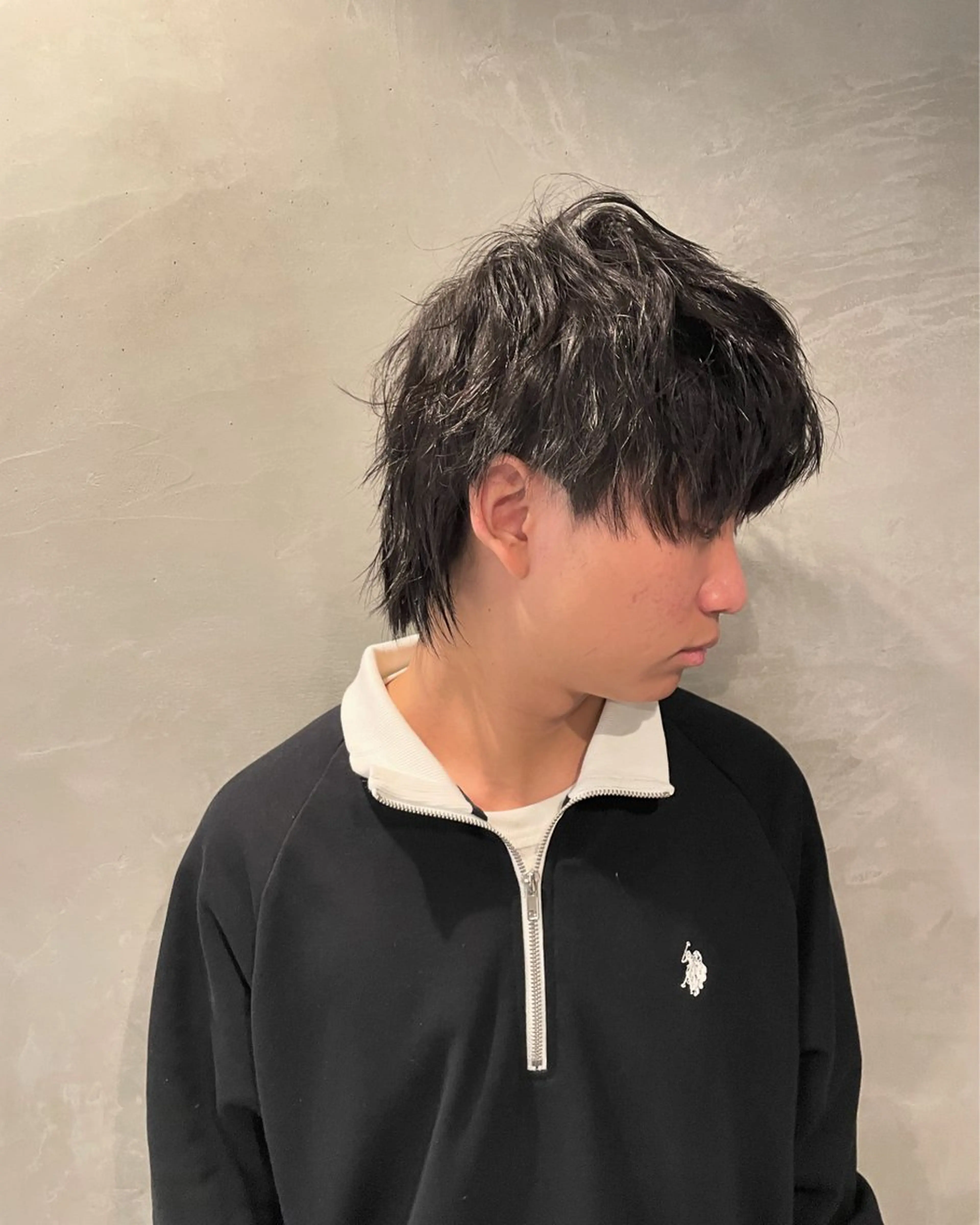 ショート カラー 黒髪 透け感カラー🫧 加納トモヒロのヘアスタイル