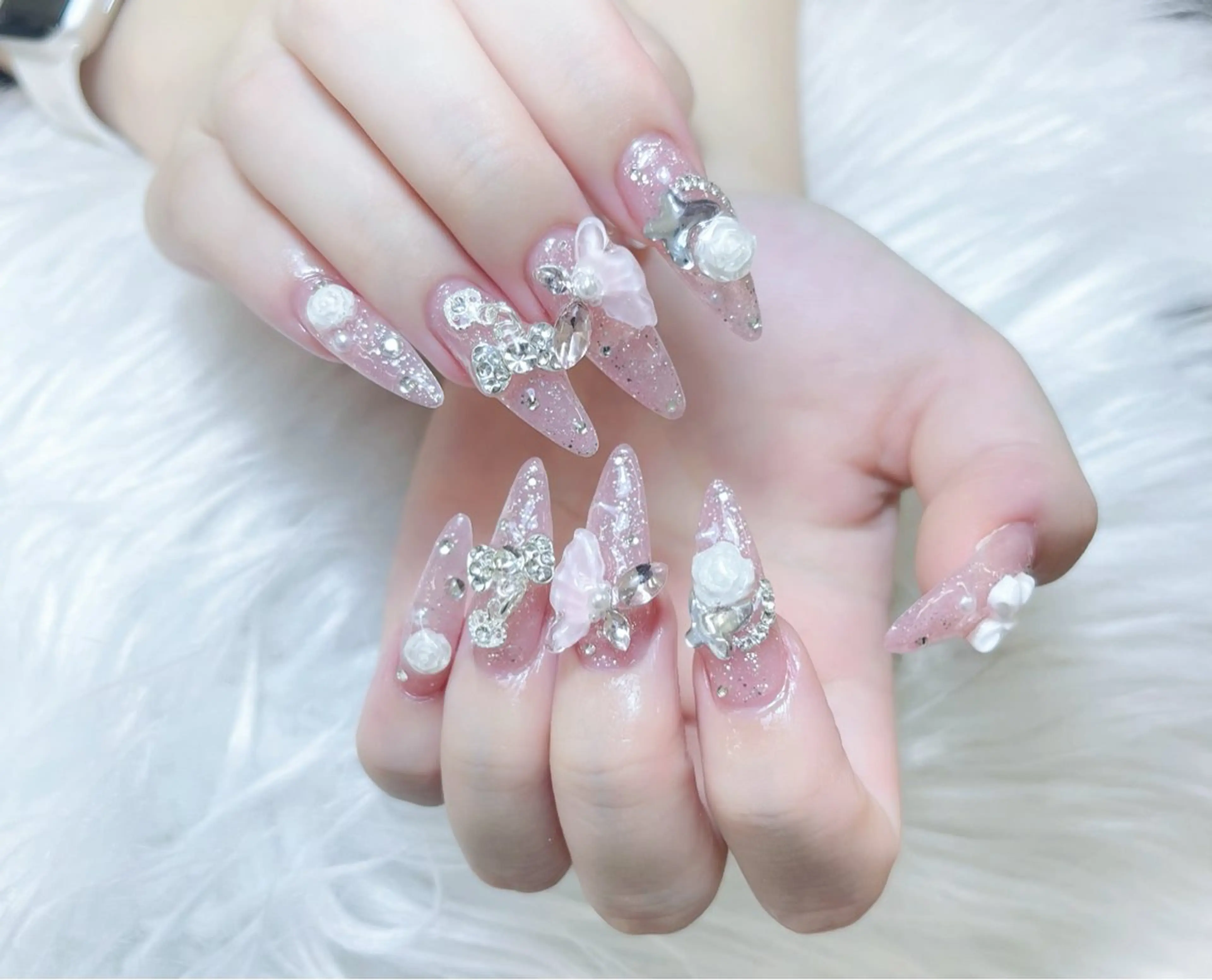 ネイル 成人式 ロングネイル マグネットネイル 大理石ネイル(マーブル) リボン ハンドネイル Amee Nailsalon所属・Amee Nailsalonのネイルデザイン