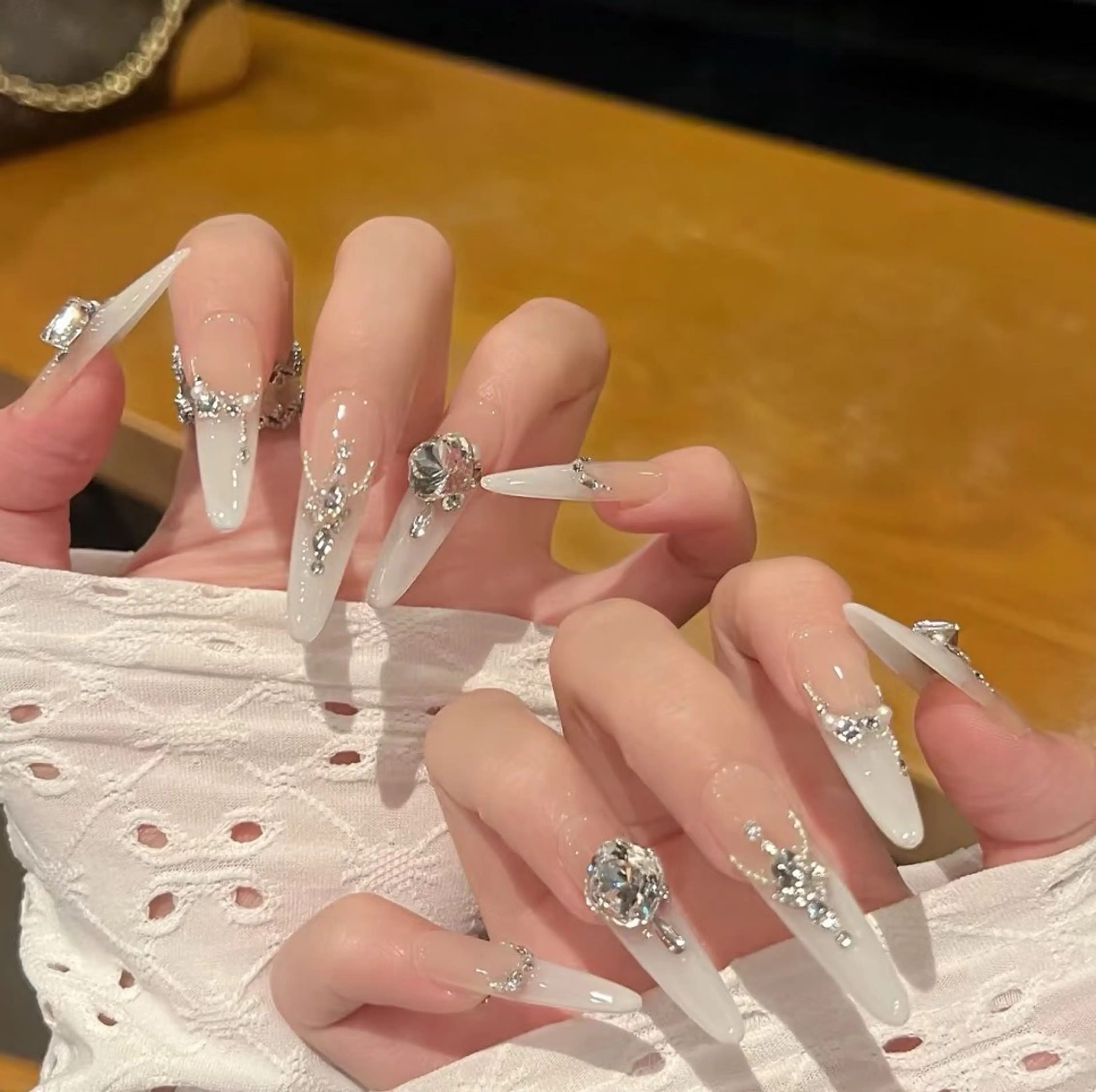 ネイル Miu Miu 🎀 Nailのネイルデザイン