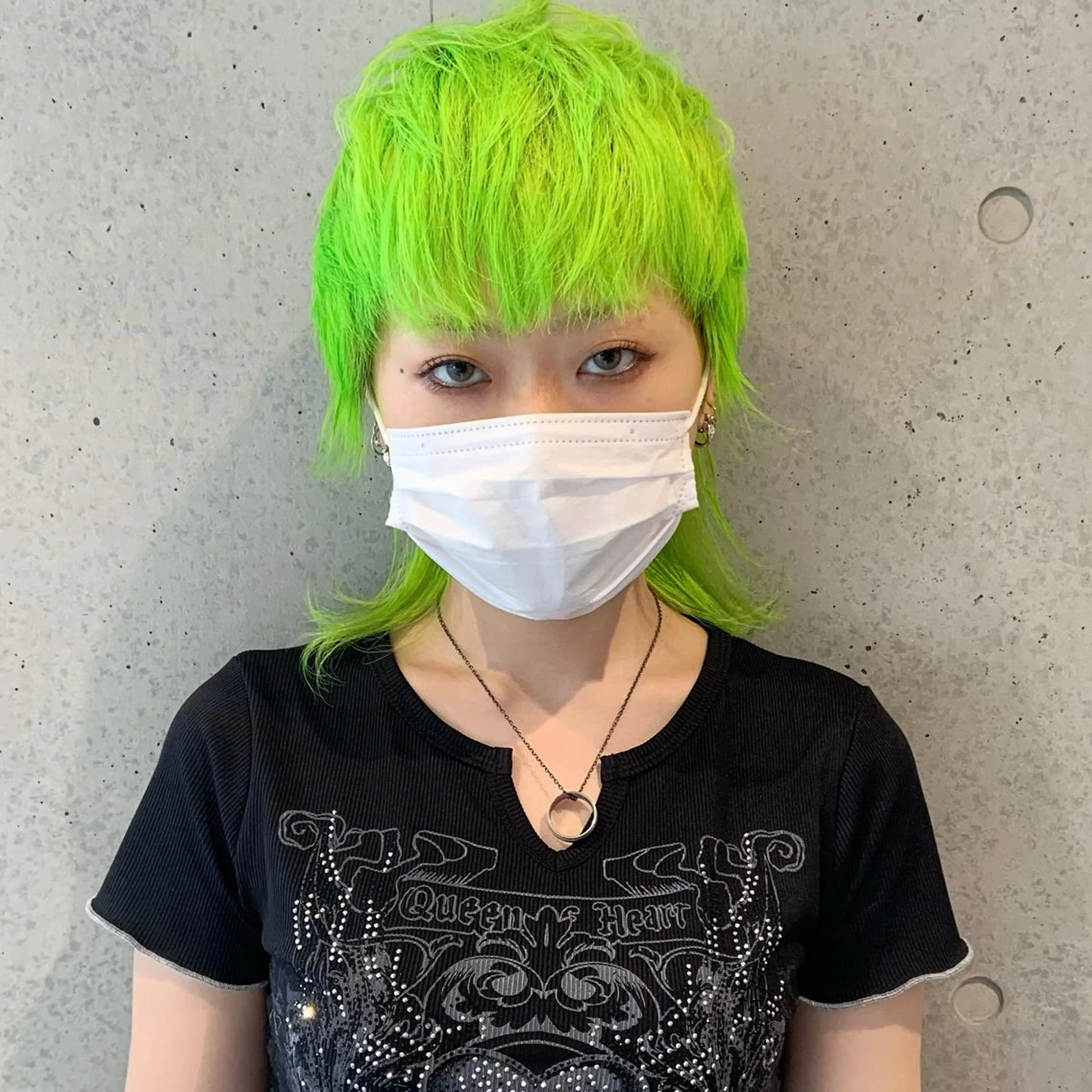 ミディアム カラー ブリーチ アニメ髪・ウルフ🦇 樋口莉夏のヘアスタイル