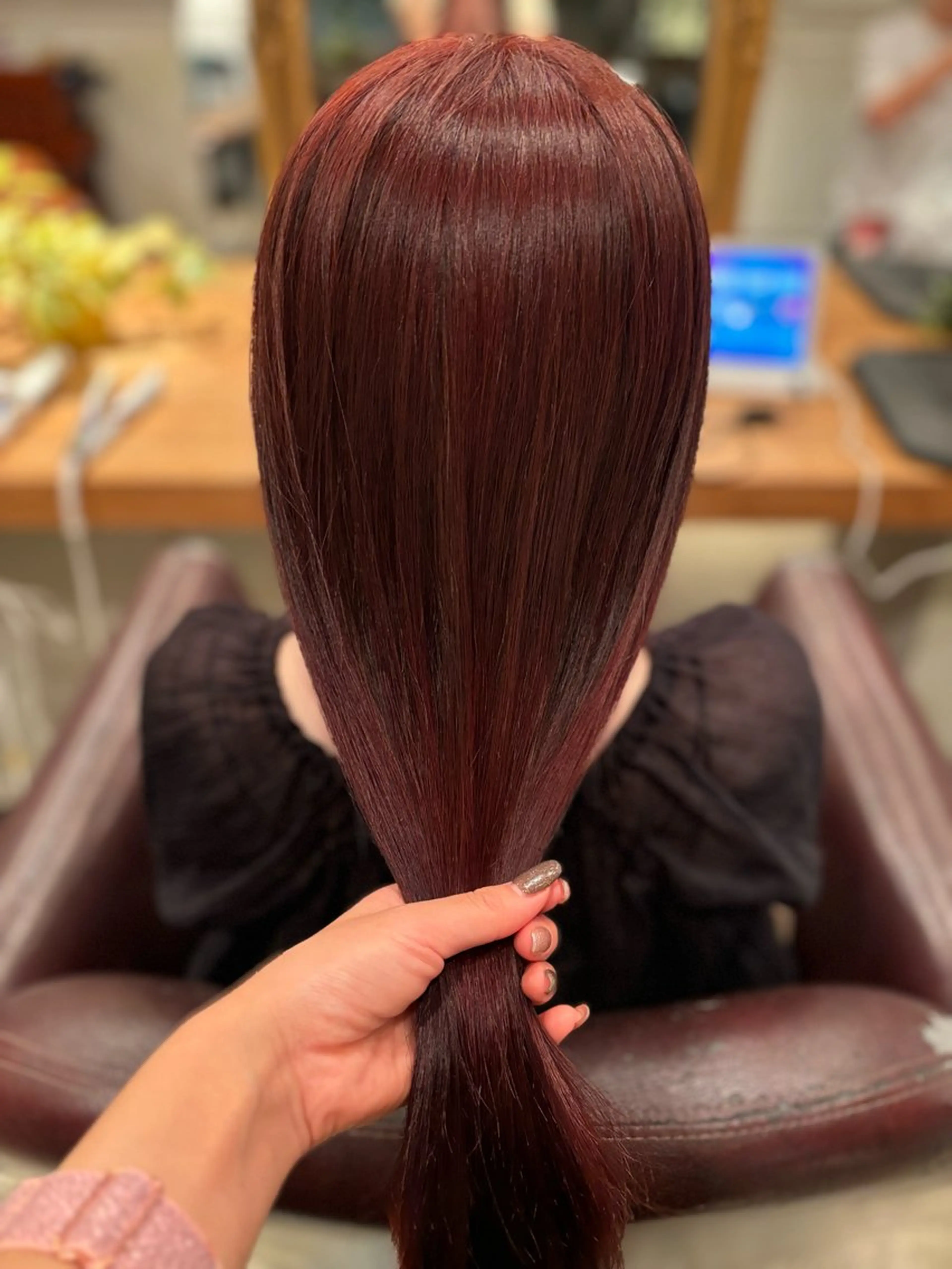 ロング カラー ブリーチ ボルドーカラー ブリーチなしカラー 髪質改善カラー ベージュ🤎YUMEのヘアスタイル