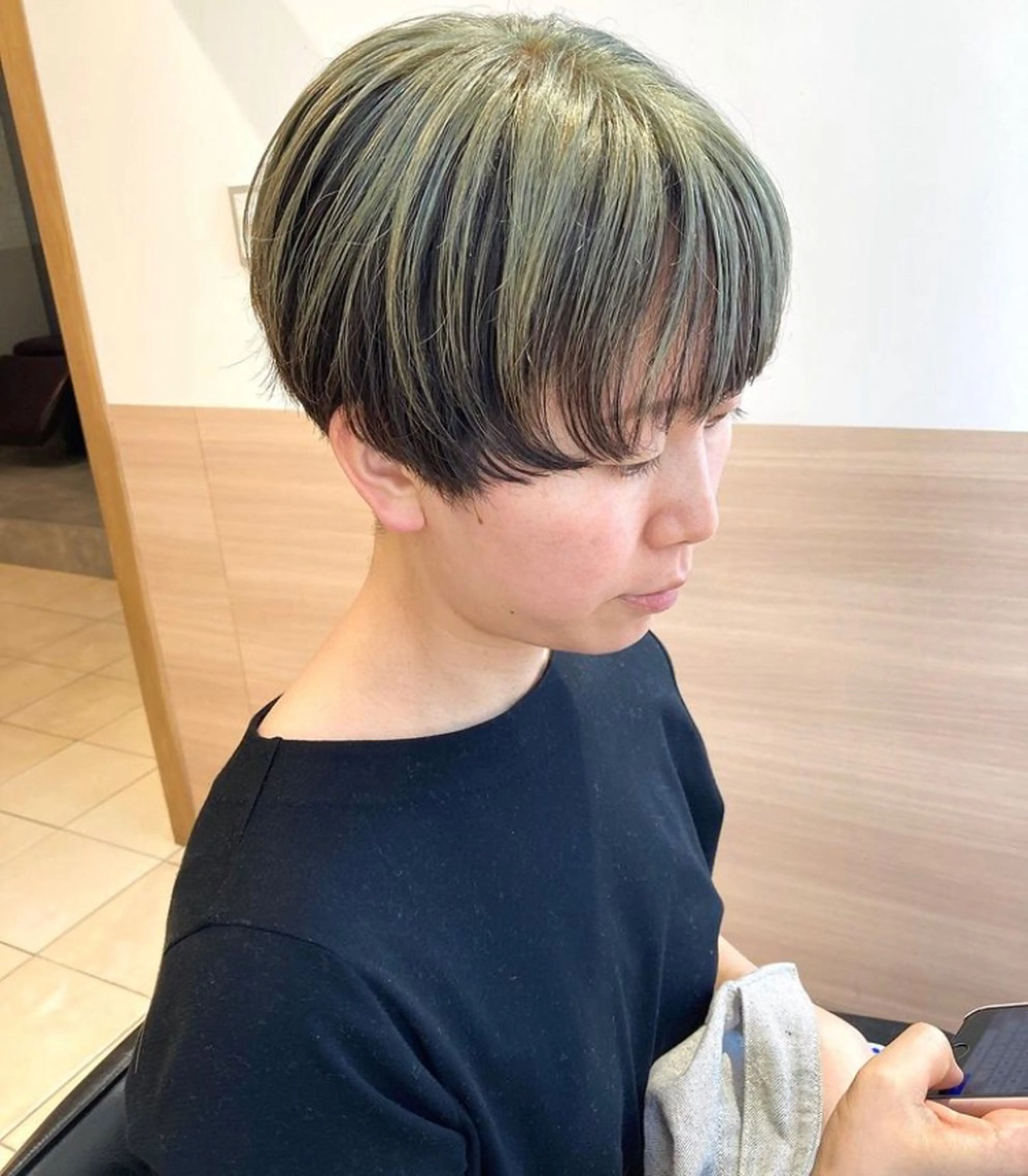 ショート カラー ブリーチ ヘナカラー ミント ミントグリーン icie所属・大阪ヴィーガンサロン KANAKOのヘアスタイル
