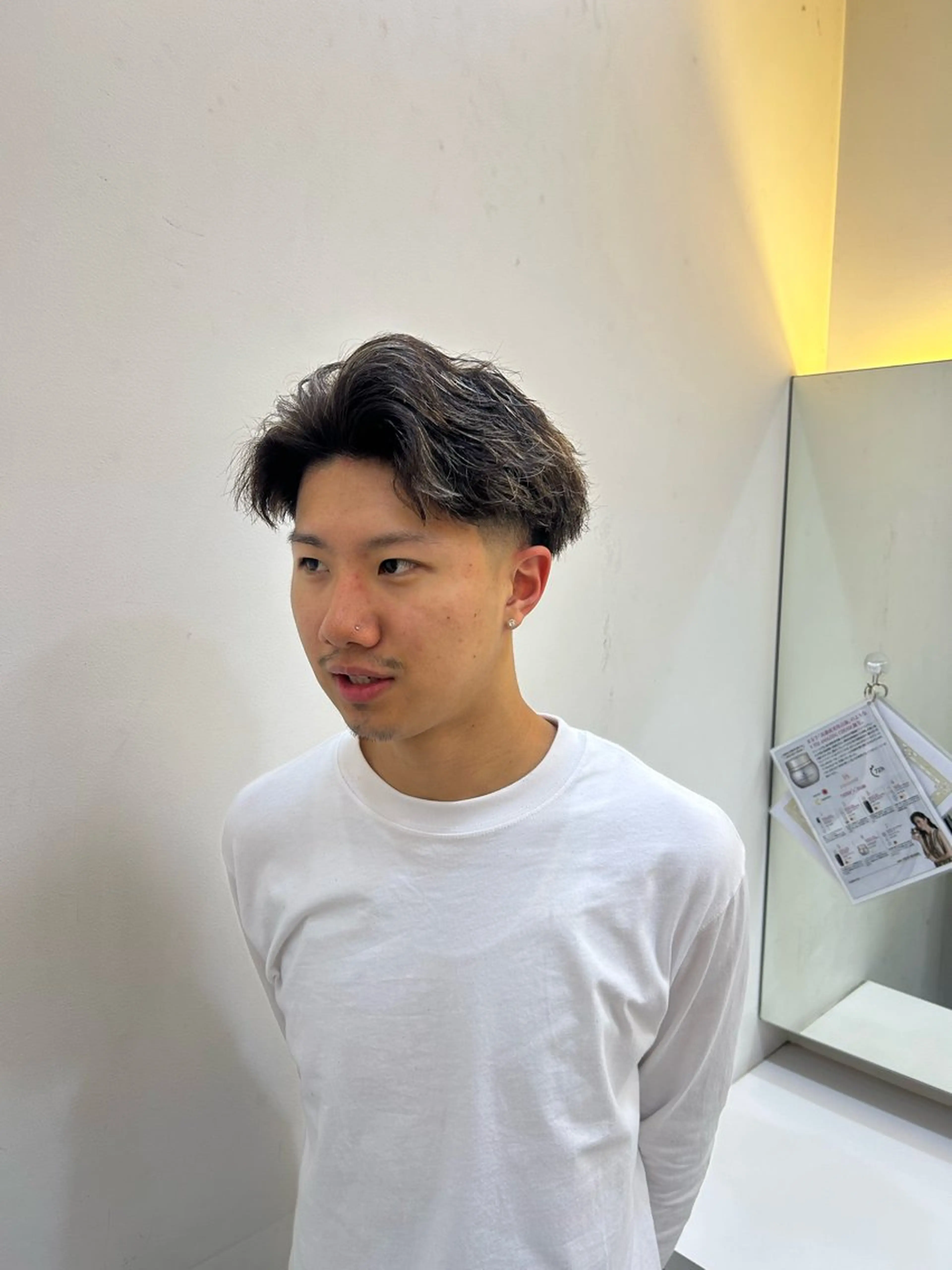 ショート カラー メンズ フェードカット メンズハイライト メンズメッシュ ハイライトカラー メッシュ カット ヘアカラー メンズパーマ/ ハイライト　Tumのヘアスタイル