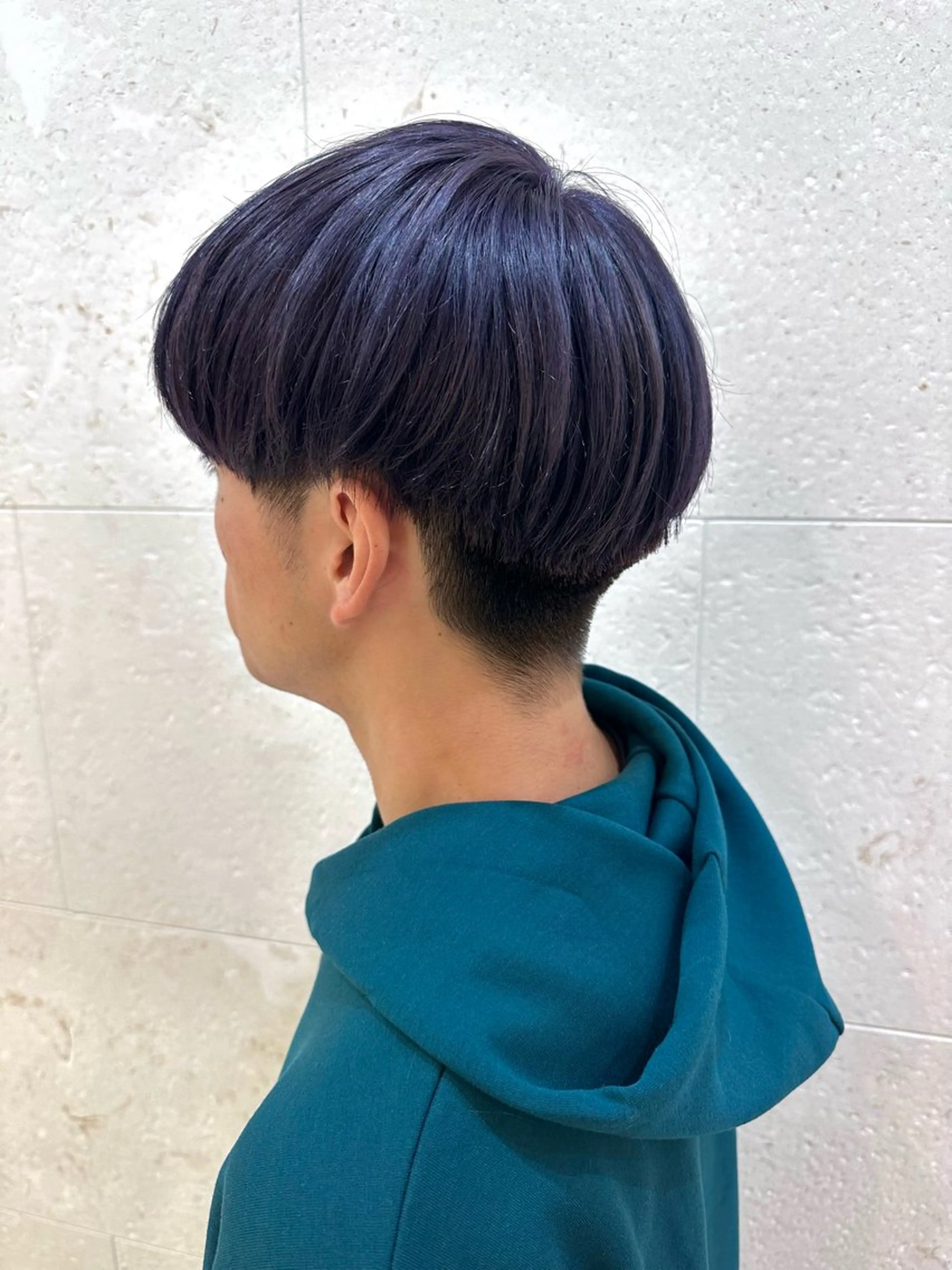 カラー メンズ メンズブリーチ マッシュ 刈り上げ ブリーチ 安田 柚月のヘアスタイル