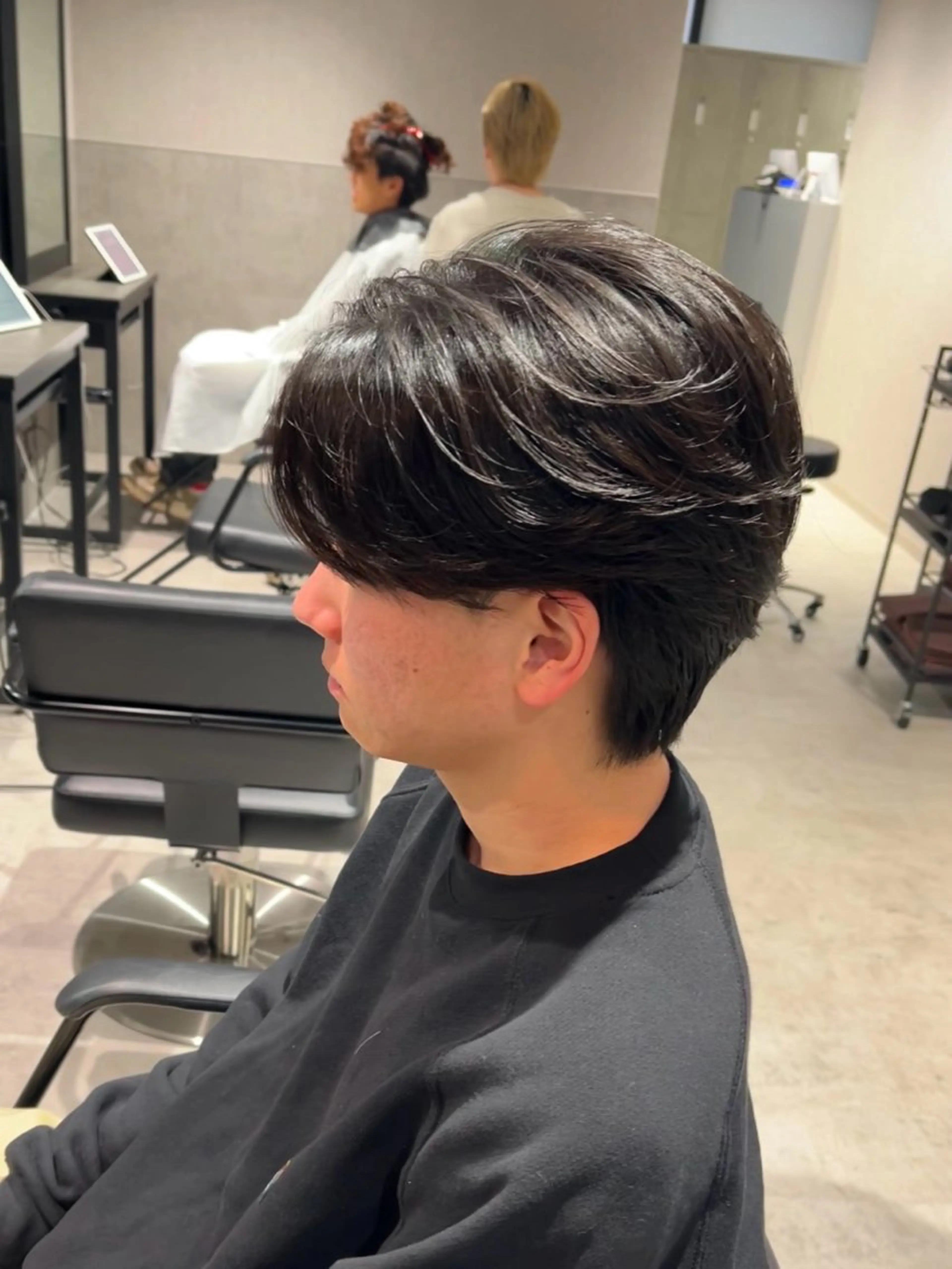 ショート カラー パーマ メンズ カット 【シャドウパーマ センターパート】義心のヘアスタイル