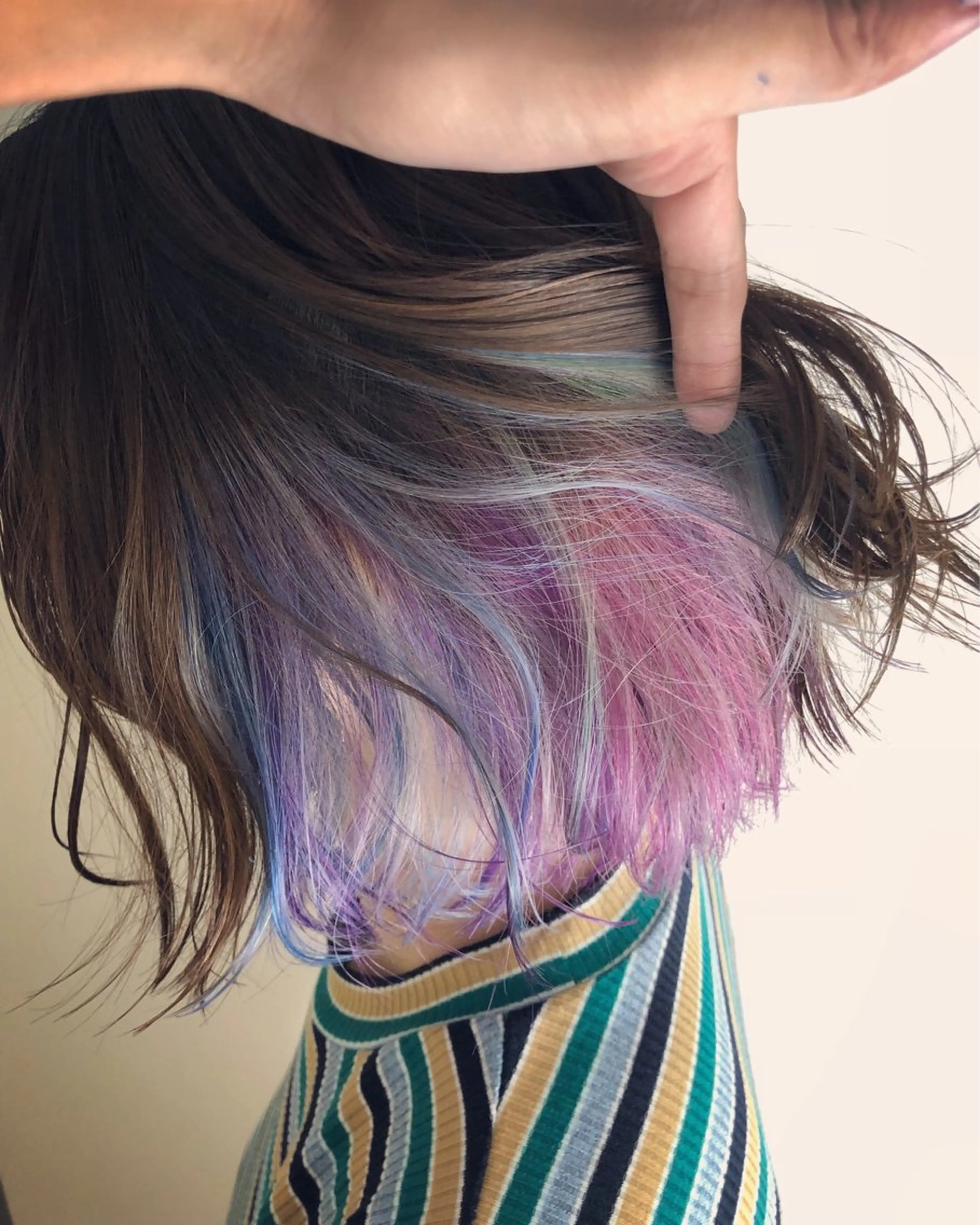 ミディアム カラー ブリーチ イヤリングカラー インナーカラー ユニコーンカラー カット ヘアカラー トリートメント 原宿サロン代表 デザインカラー伊藤卓のヘアスタイル