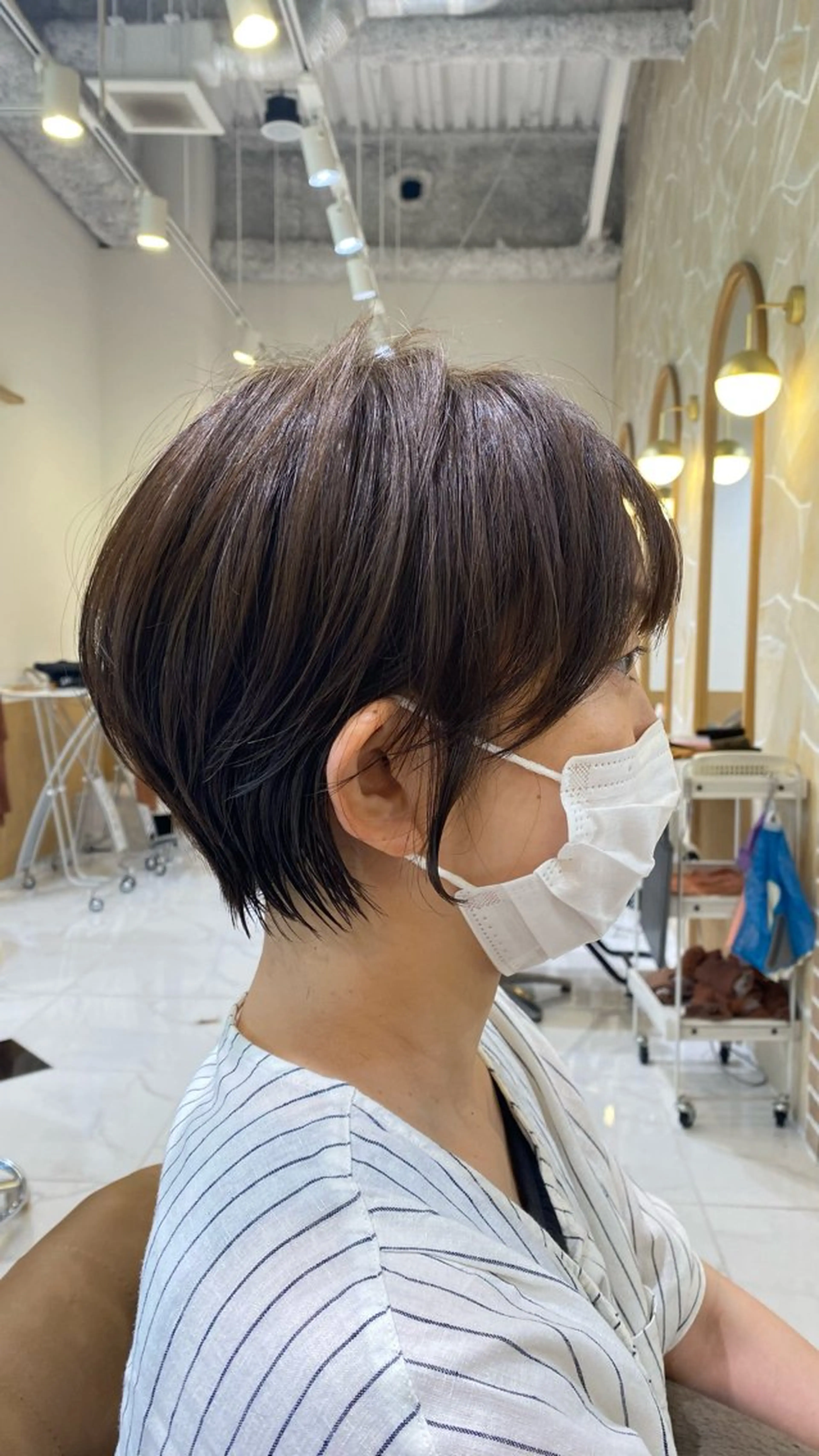 ショート カラー くびれヘア ショートヘア カット ヘアカラー トリートメント 坂井 茅聖のヘアスタイル