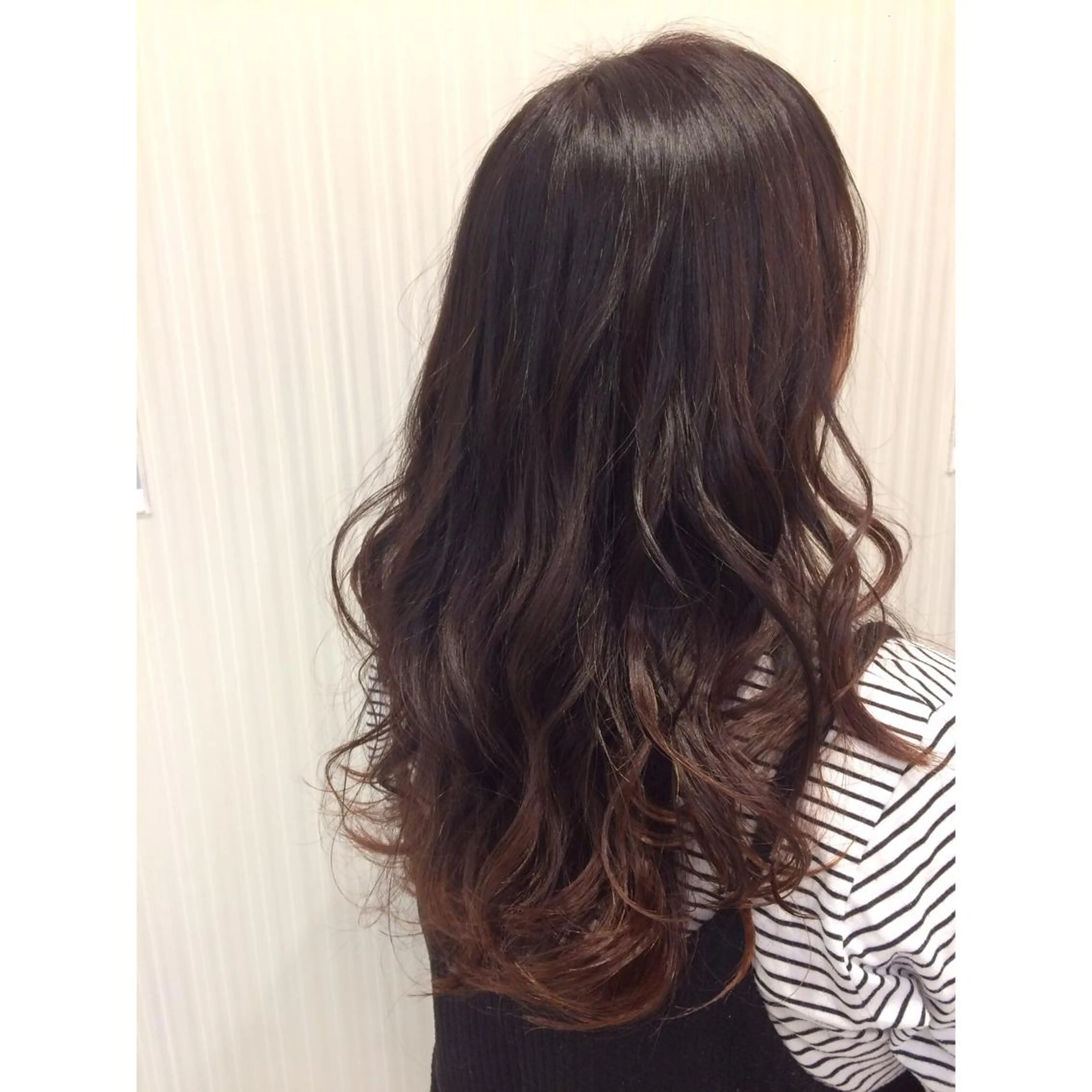 ロング カラー ブリーチ グラデーションカラー レイヤーカット ロング 巣鴨髪質改善サロン 🌈NONOKAのヘアスタイル