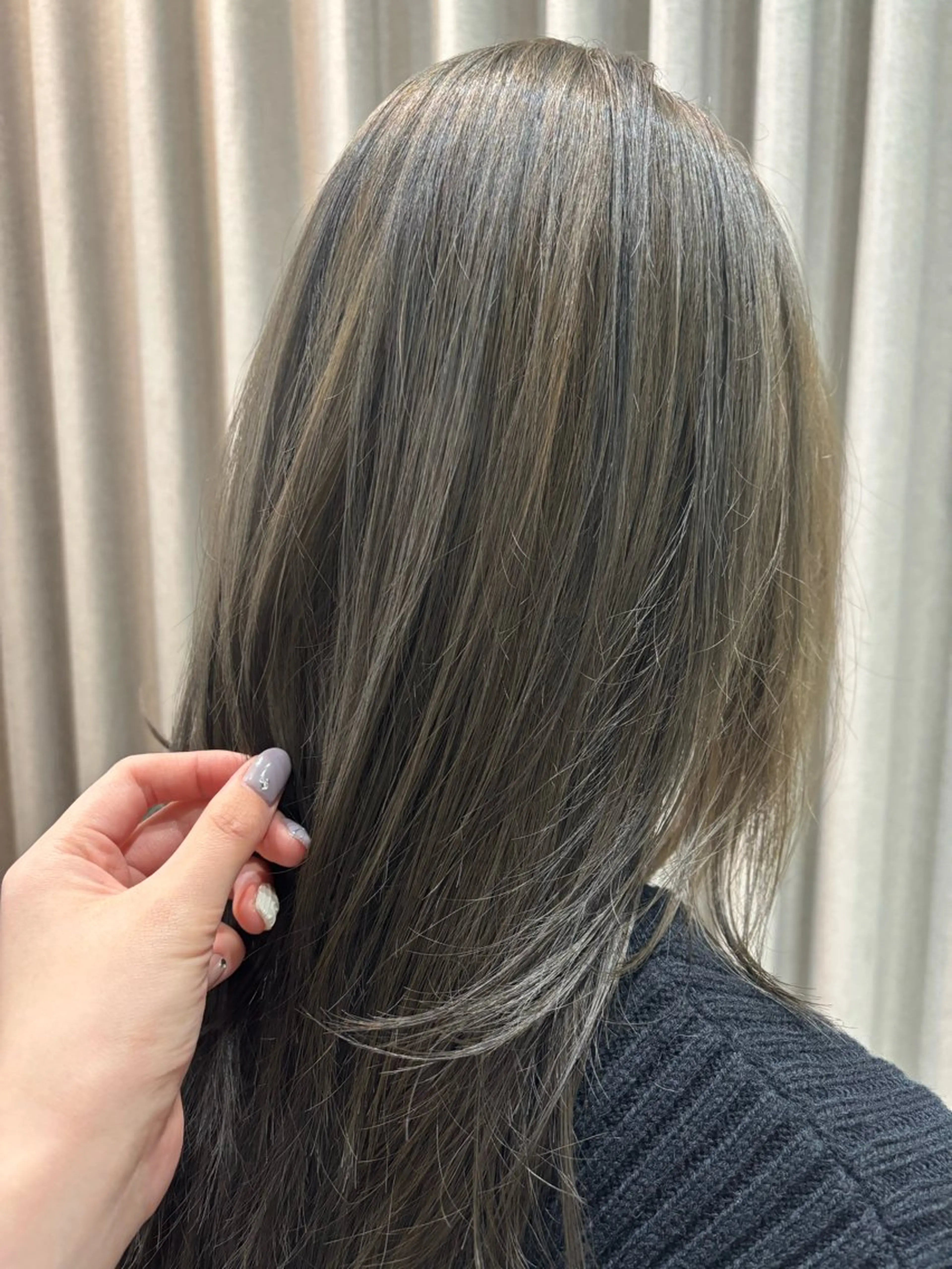 ロング カラー グレージュ オリーブグレージュ オリーブグレー ハイレイヤー レイヤーカット Atre.所属・🤍美髪縮毛/髪質 改善/池上夏凜🤍のヘアスタイル