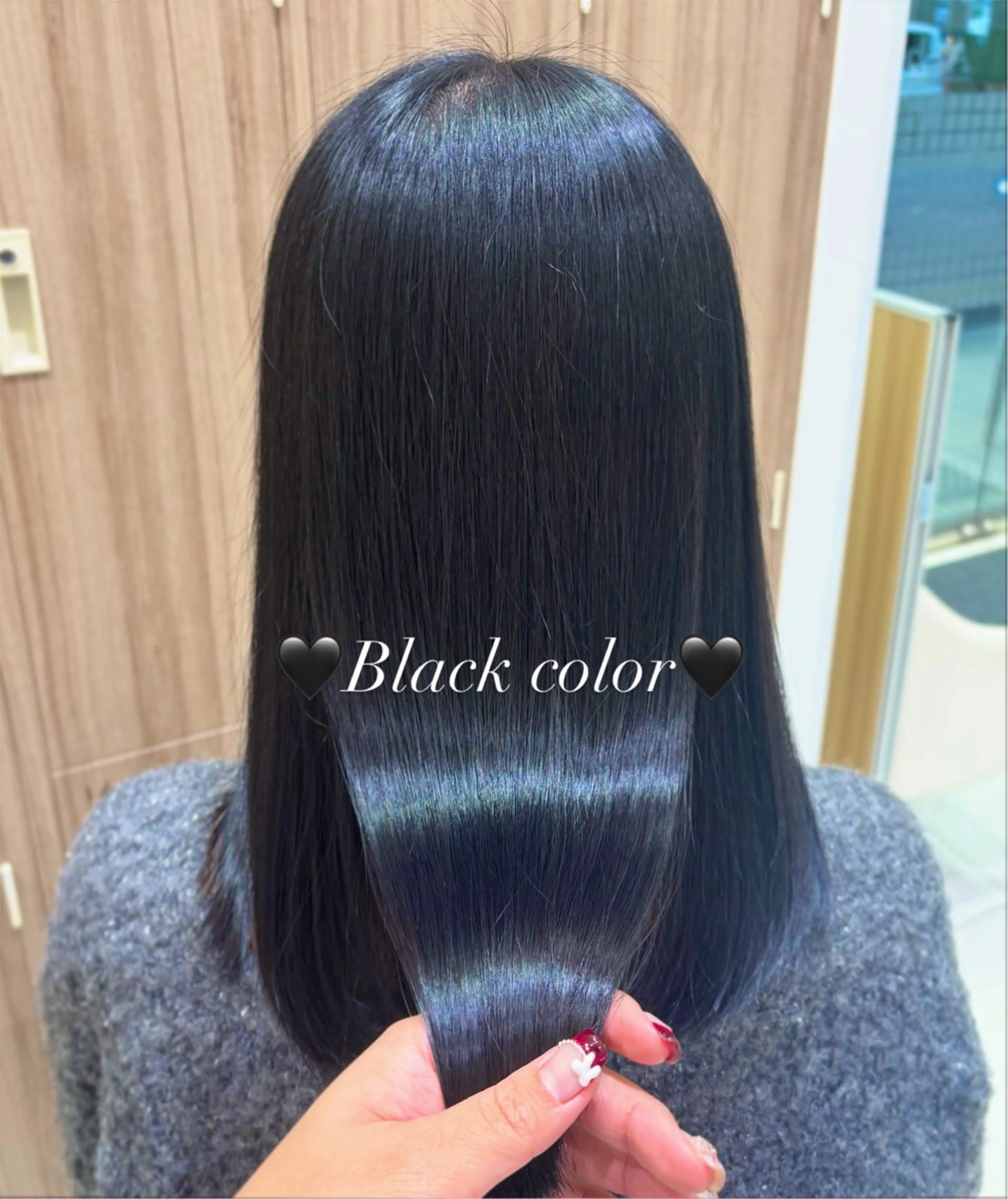 セミロング ヘアカラー 駒形 七海のヘアスタイル