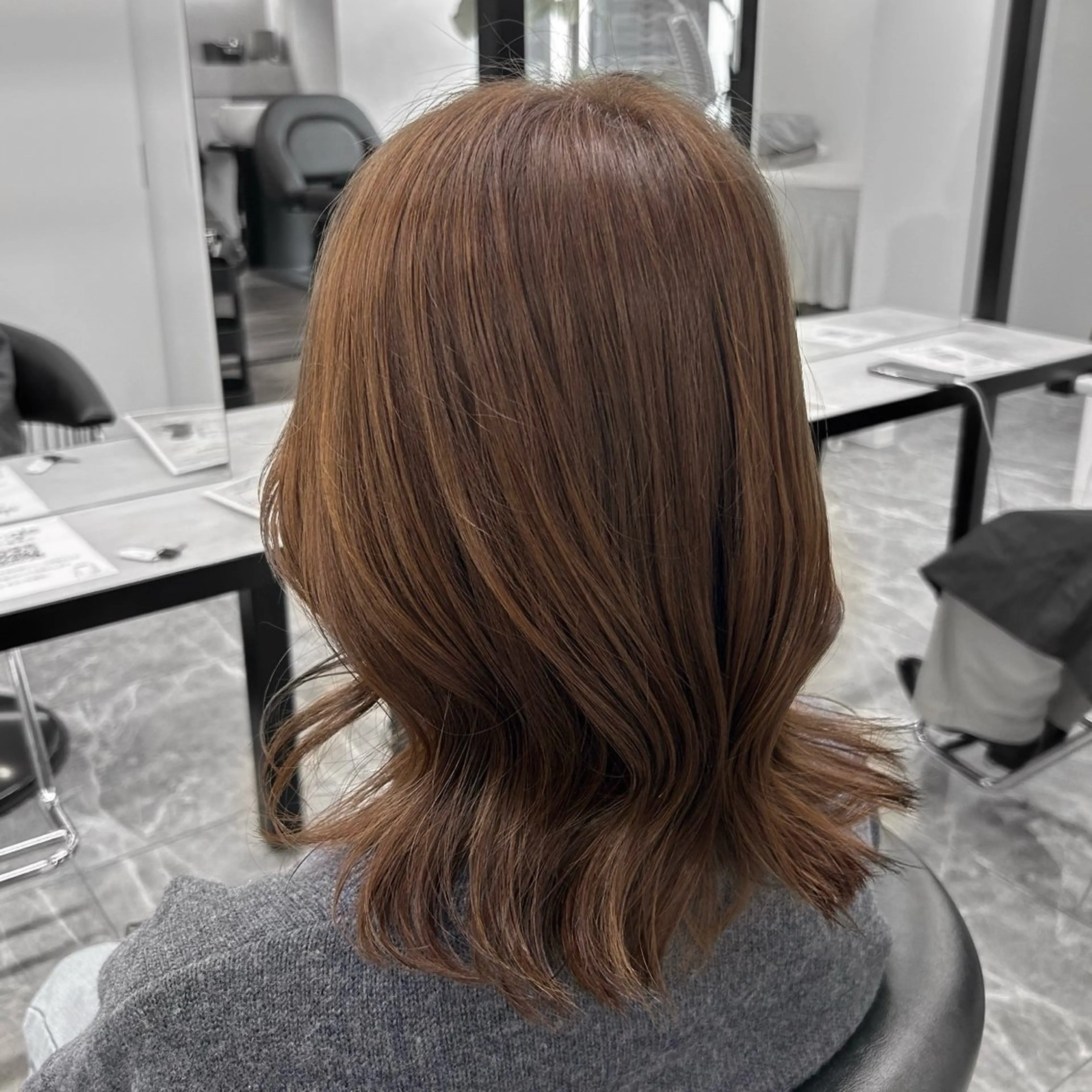 ミディアム カラー 𝘠𝘶𝘪 / 透明感カラーのヘアスタイル