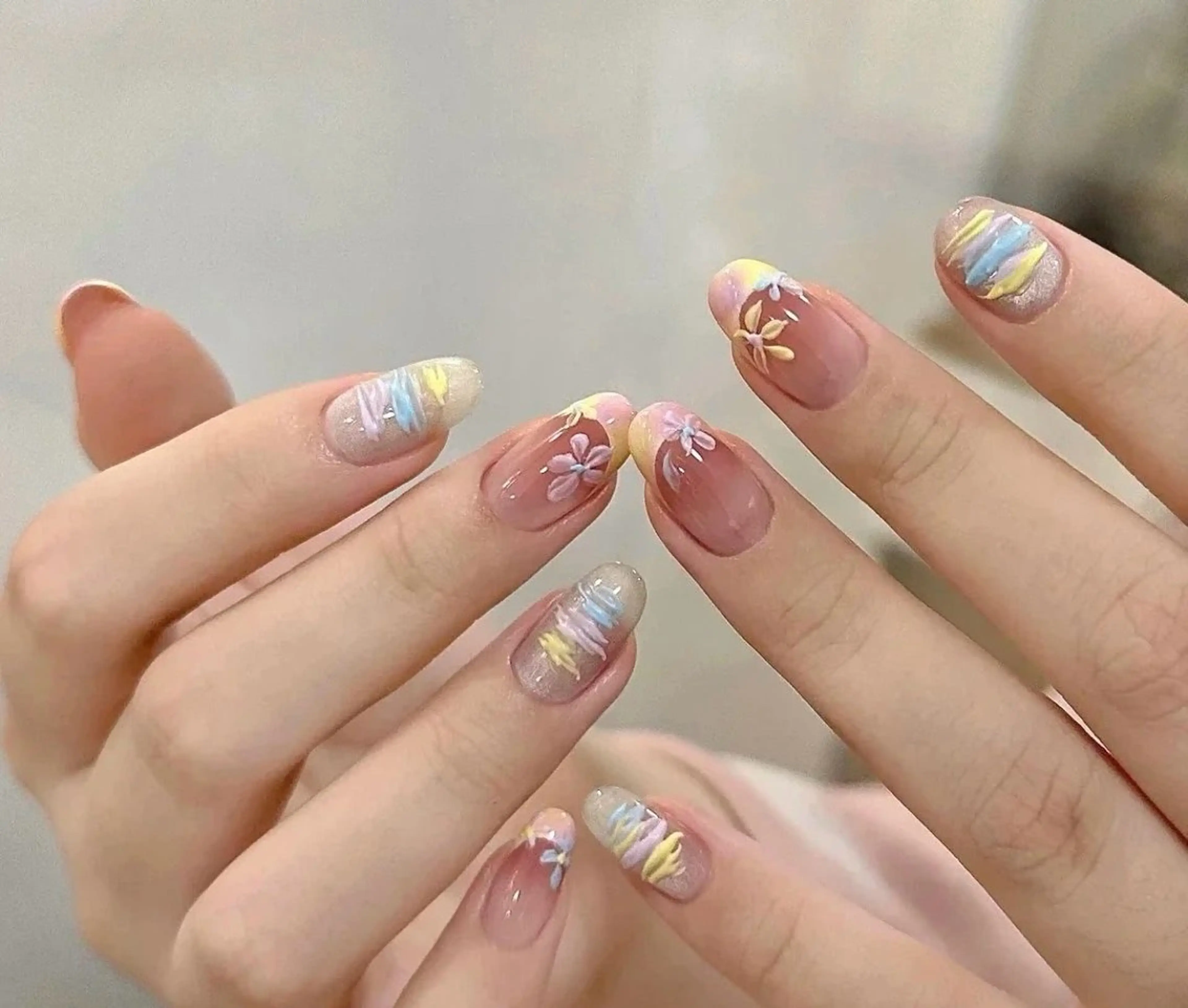 ネイル 高木 維麗絲のネイルデザイン