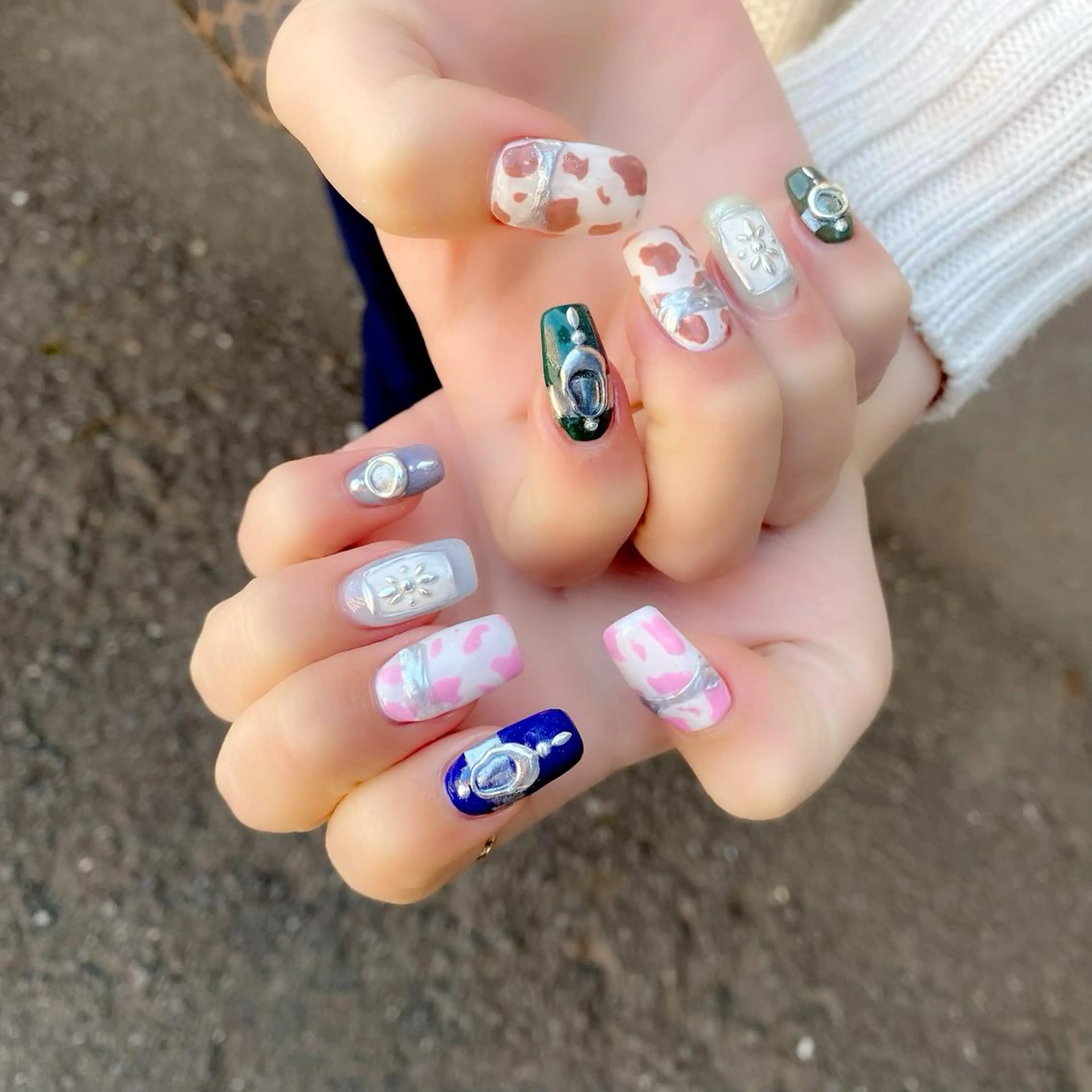 ネイル アートネイル ミラーネイル ぷっくりネイル シルバー 春ネイル Salon Ｋのネイルデザイン