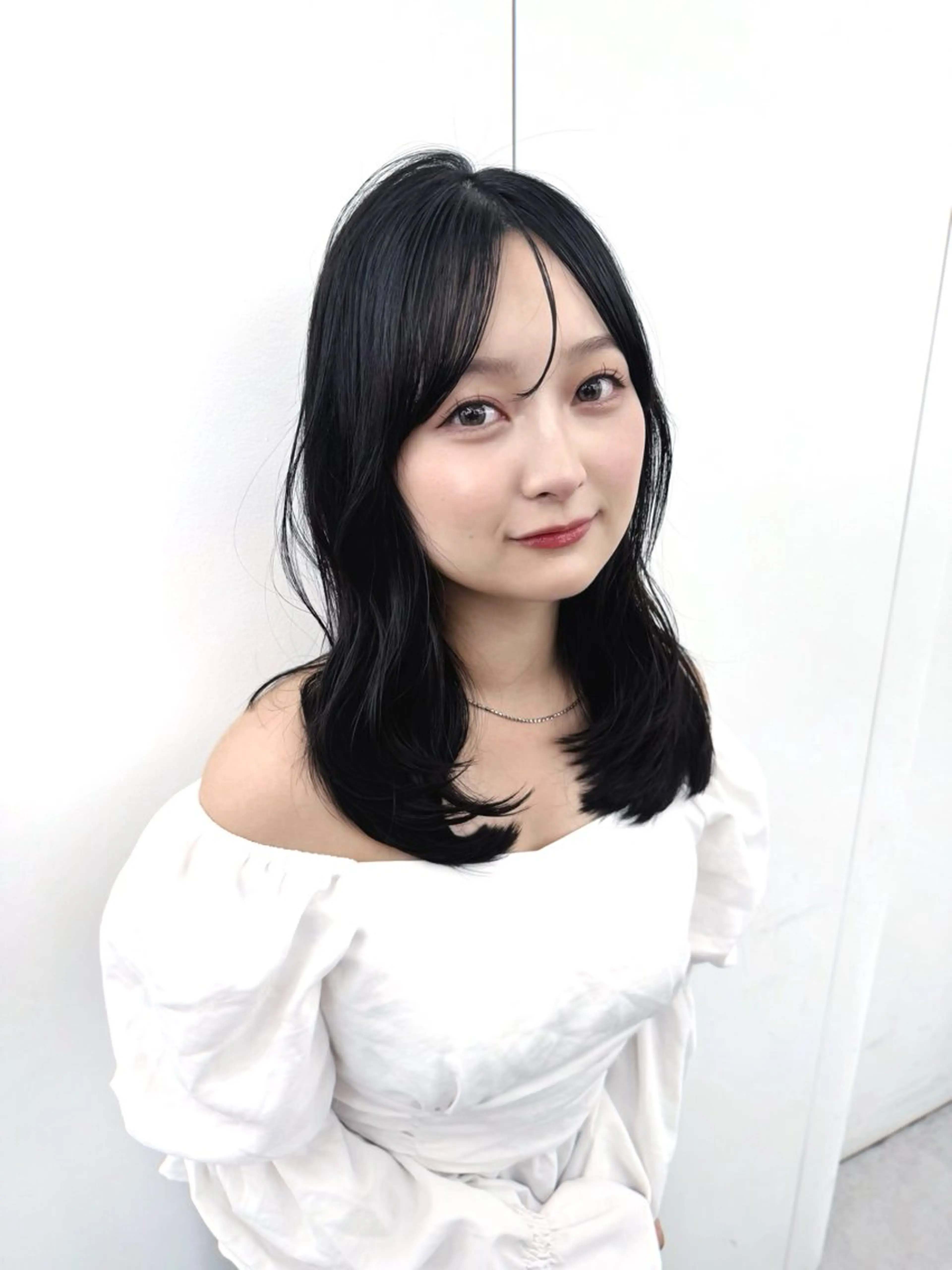 ミディアム カラー アッシュ ベージュカラー 黒髪 ブリーチ ブルーカラー 透明感カラー/ 韓国ヘアkanatoのヘアスタイル