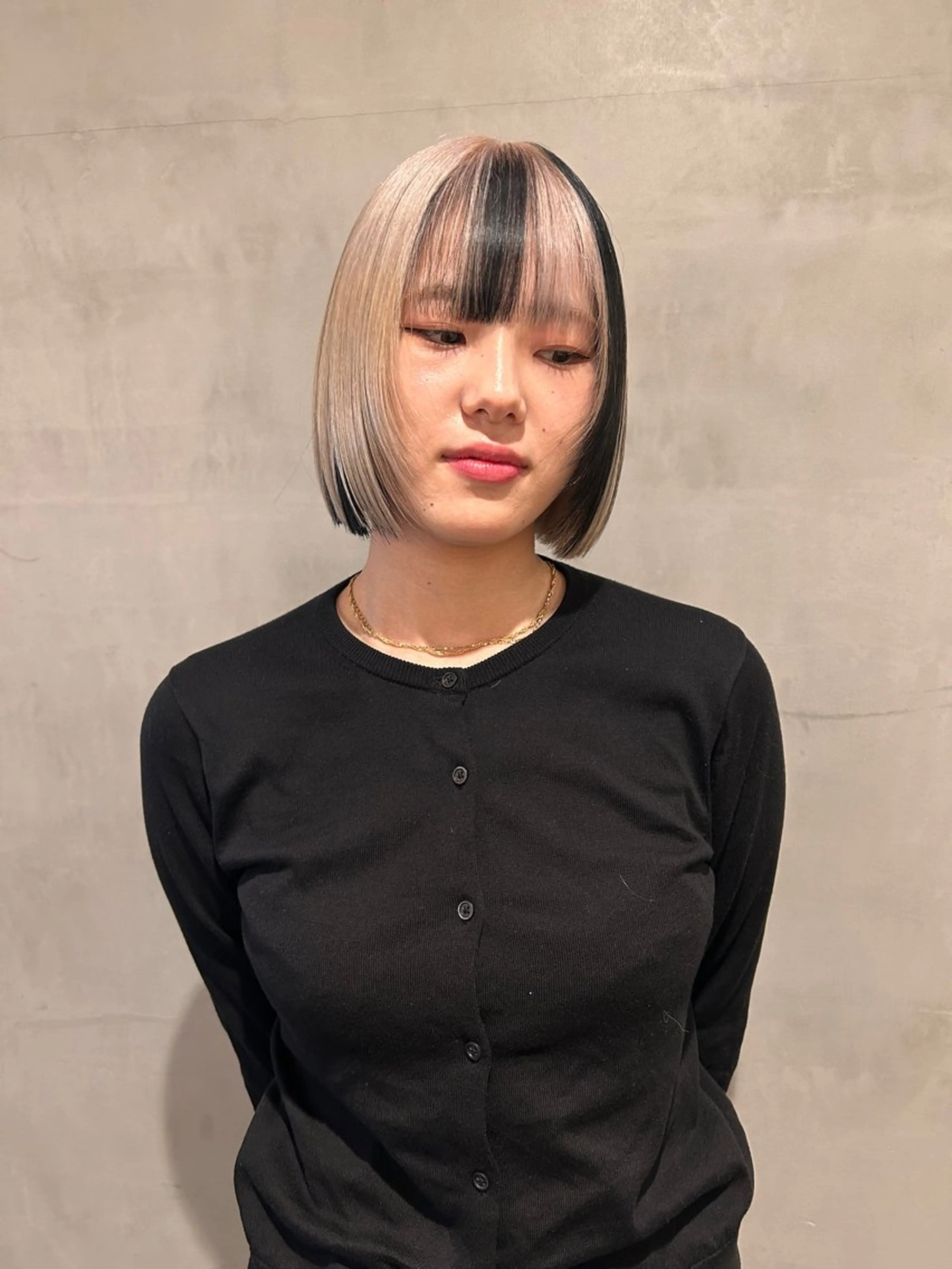ショート カラー ベージュカラー 黒髪 ホワイトベージュ カット ヘアカラー トリートメント 暖色🍒姫カット🎀 オタク特化🎀ゆうなのヘアスタイル