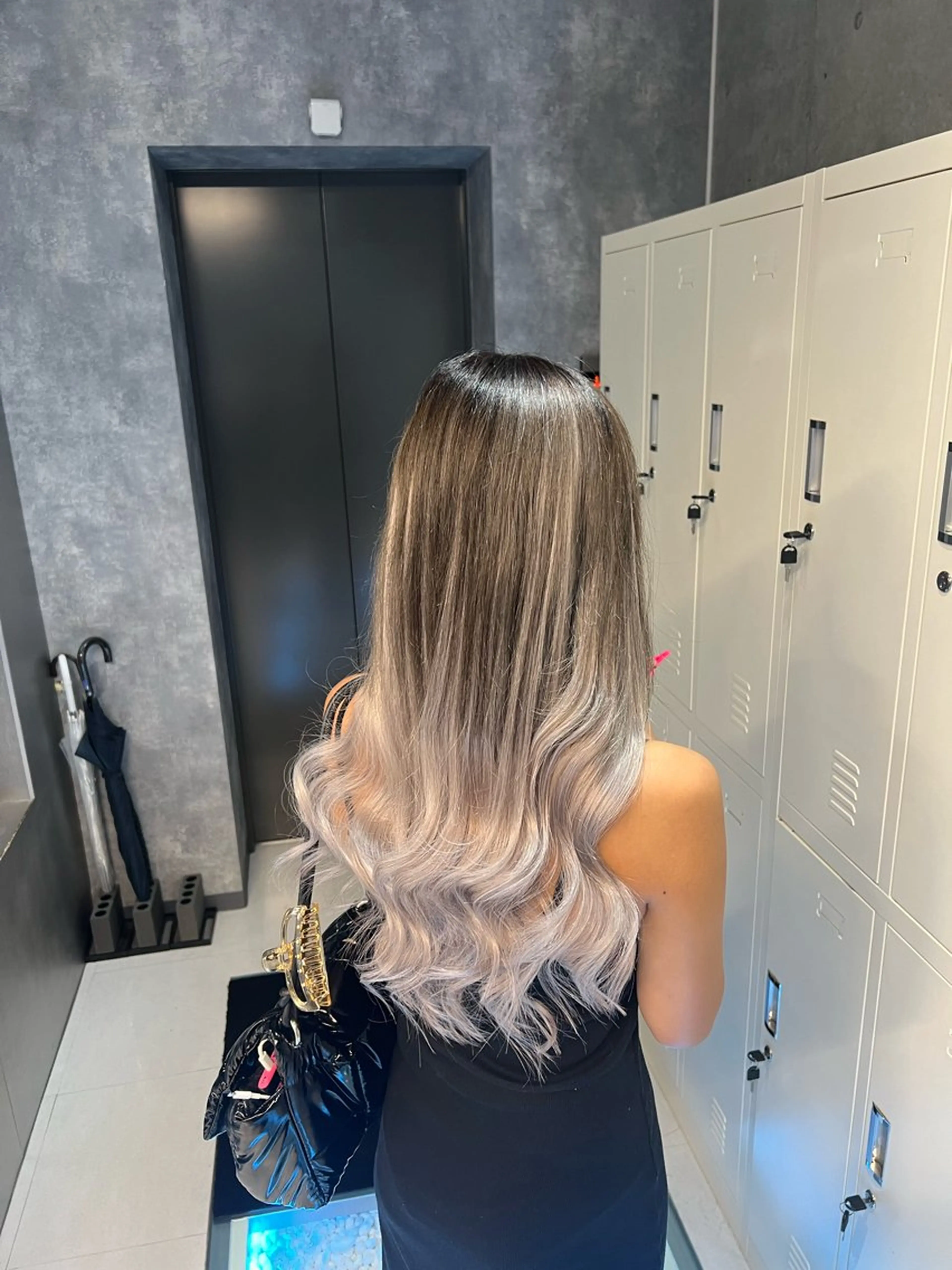 ロング カラー ヘアアレンジ カット ヘアカラー トリートメント エクステ ヘアセット 👑高評価多数エク ステ×ハイトーン唯澄のヘアスタイル